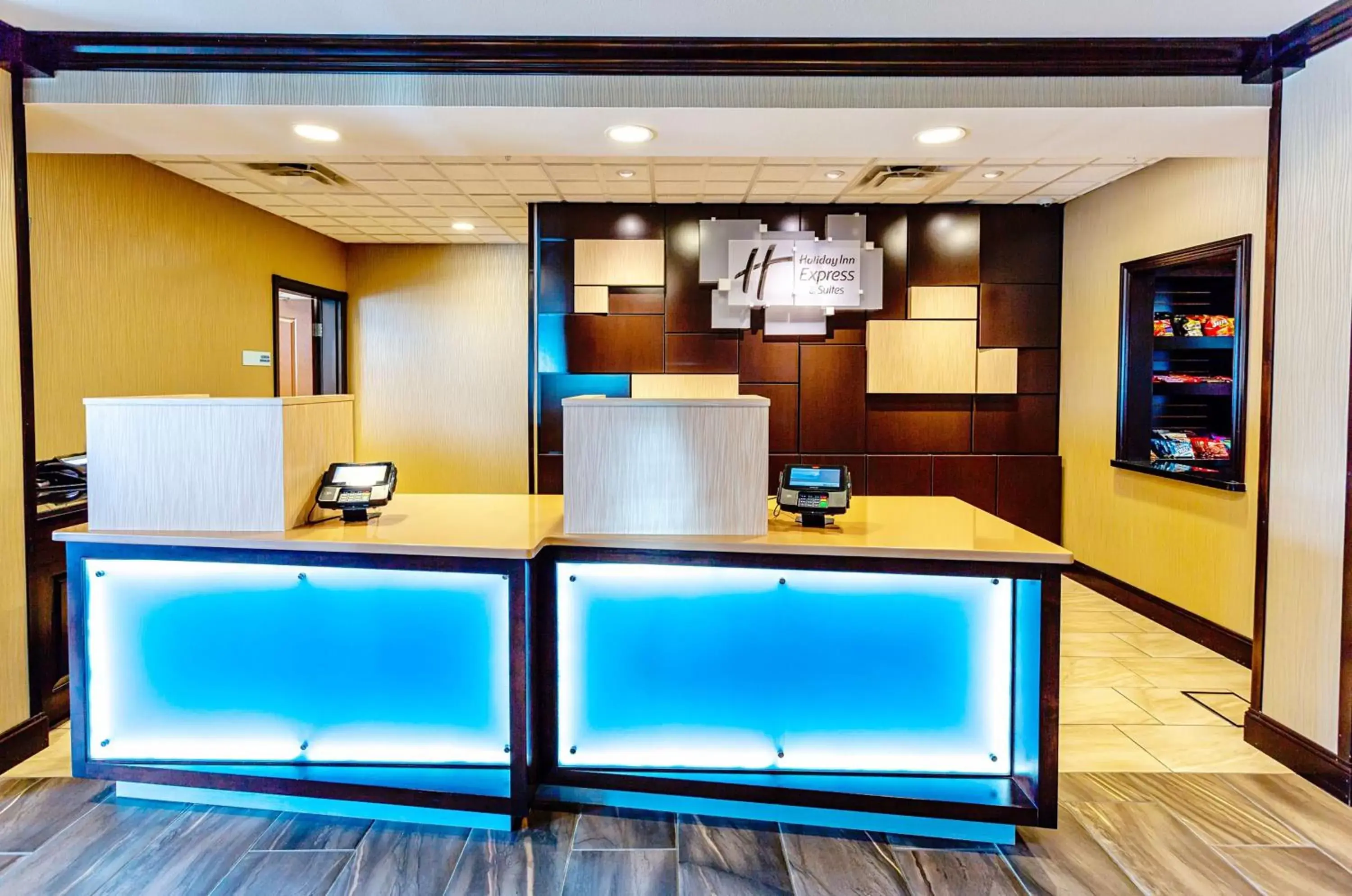 Lobby or reception, Floor Plan in Holiday Inn Express Hotel & Suites Billings, an IHG Hotel