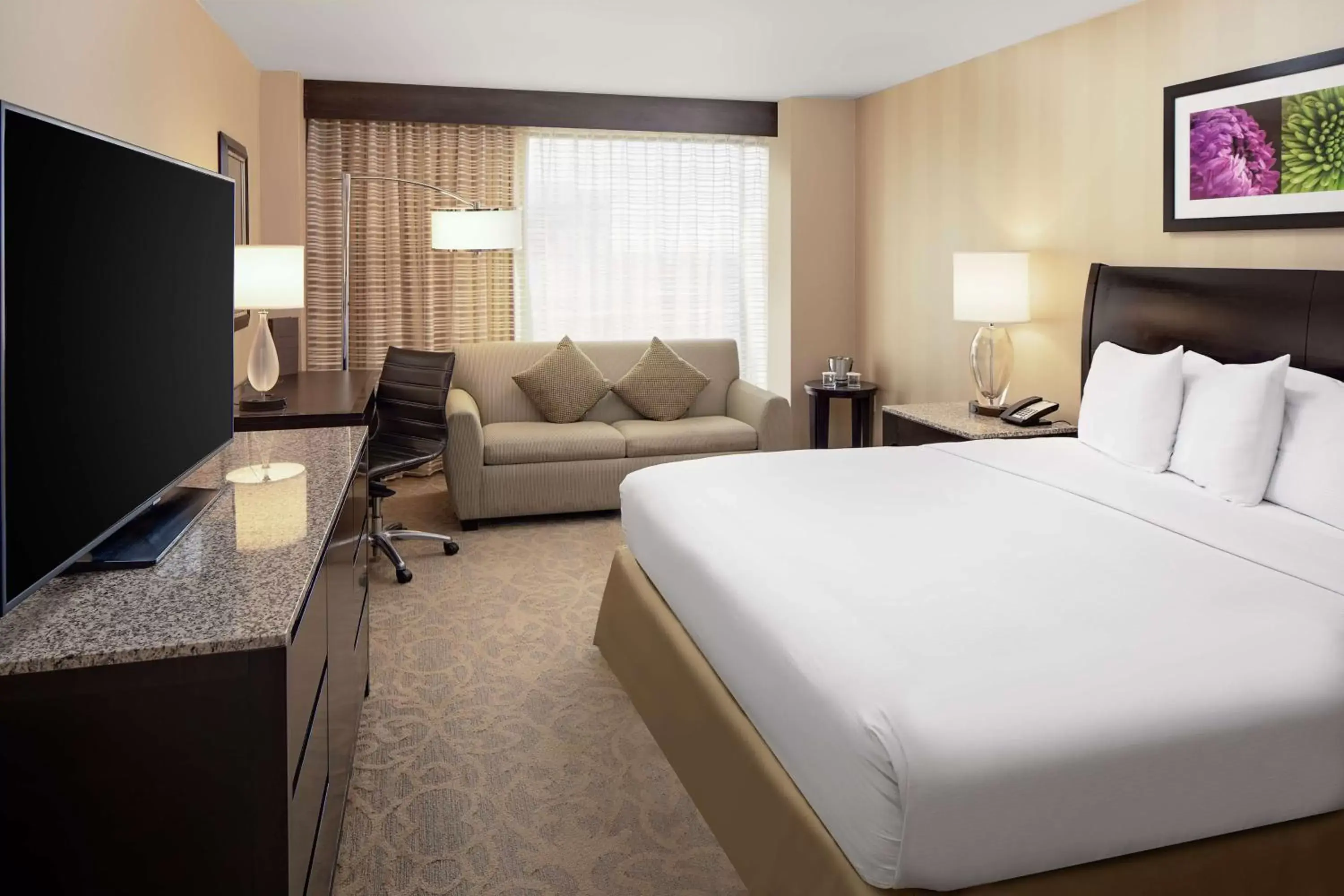 Bedroom in DoubleTree by Hilton Santa Ana - Orange County Airport