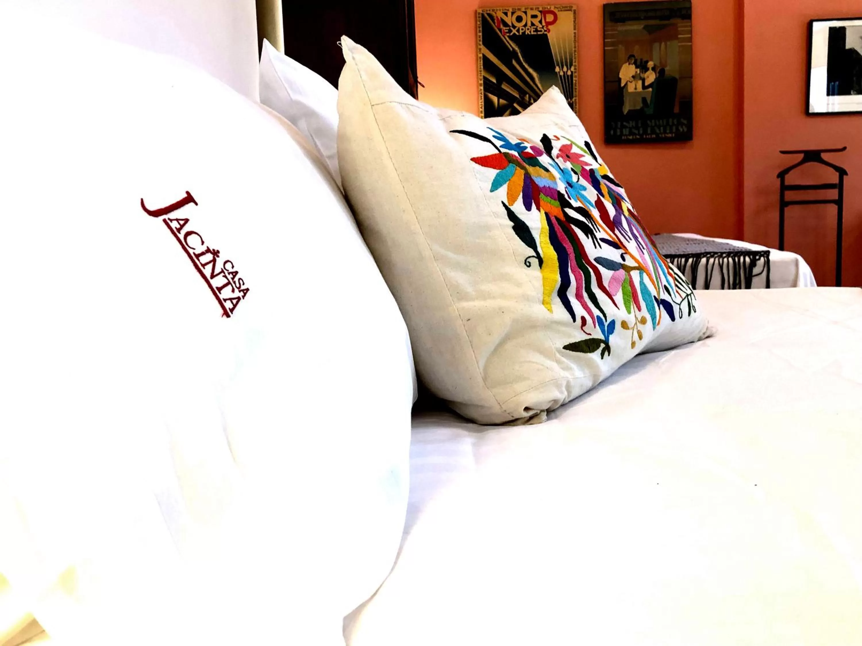 Decorative detail, Bed in Casa Jacinta Guest House