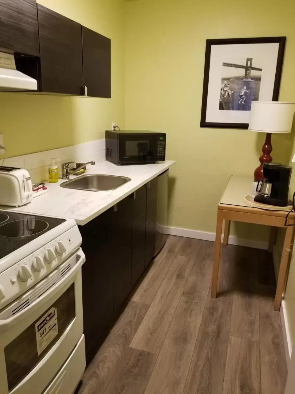 Kitchen/Kitchenette in Ace Motel