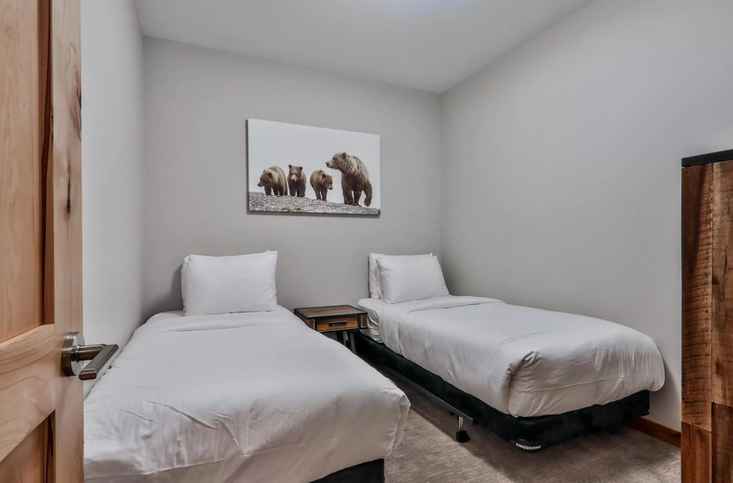 Bedroom, Bed in Tamarack Lodge by Spring Creek Vacations