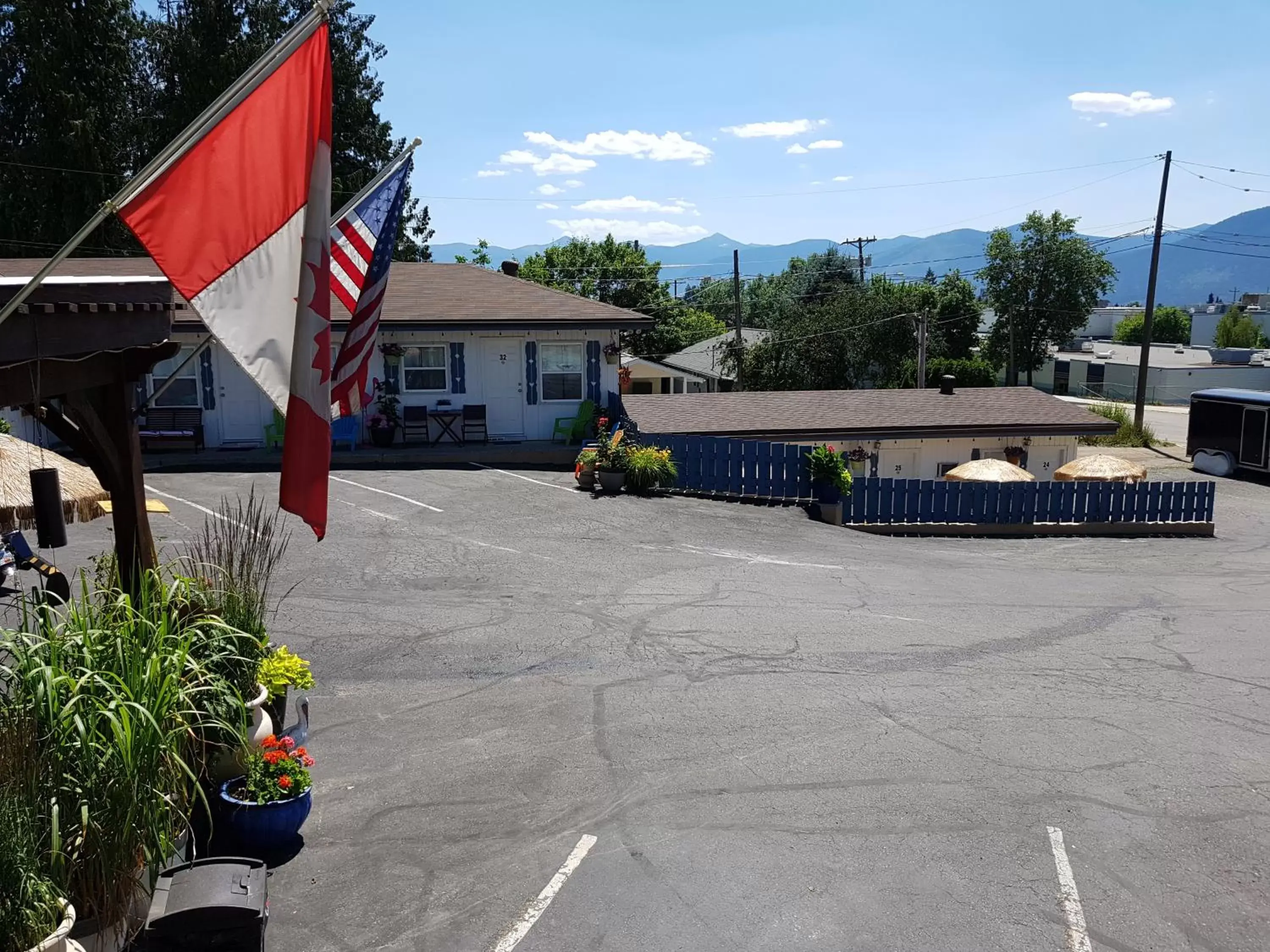 Property Building in Creston Valley Motel