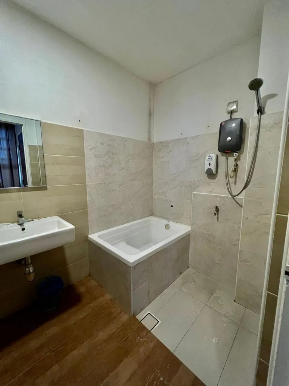 Bathroom in Hotel Zamburger Second Link