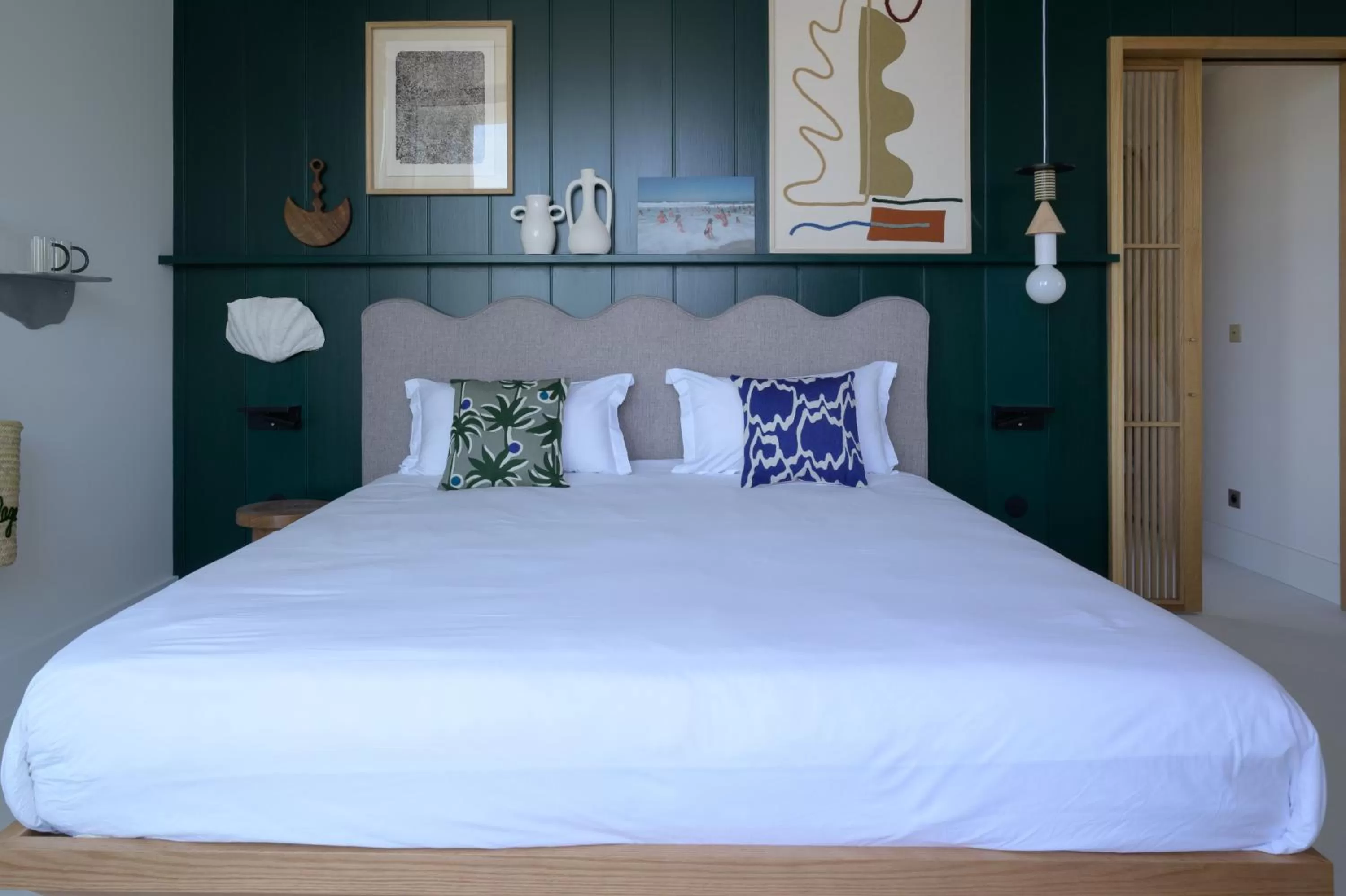 Balcony/Terrace, Bed in Hôtel de La Plage