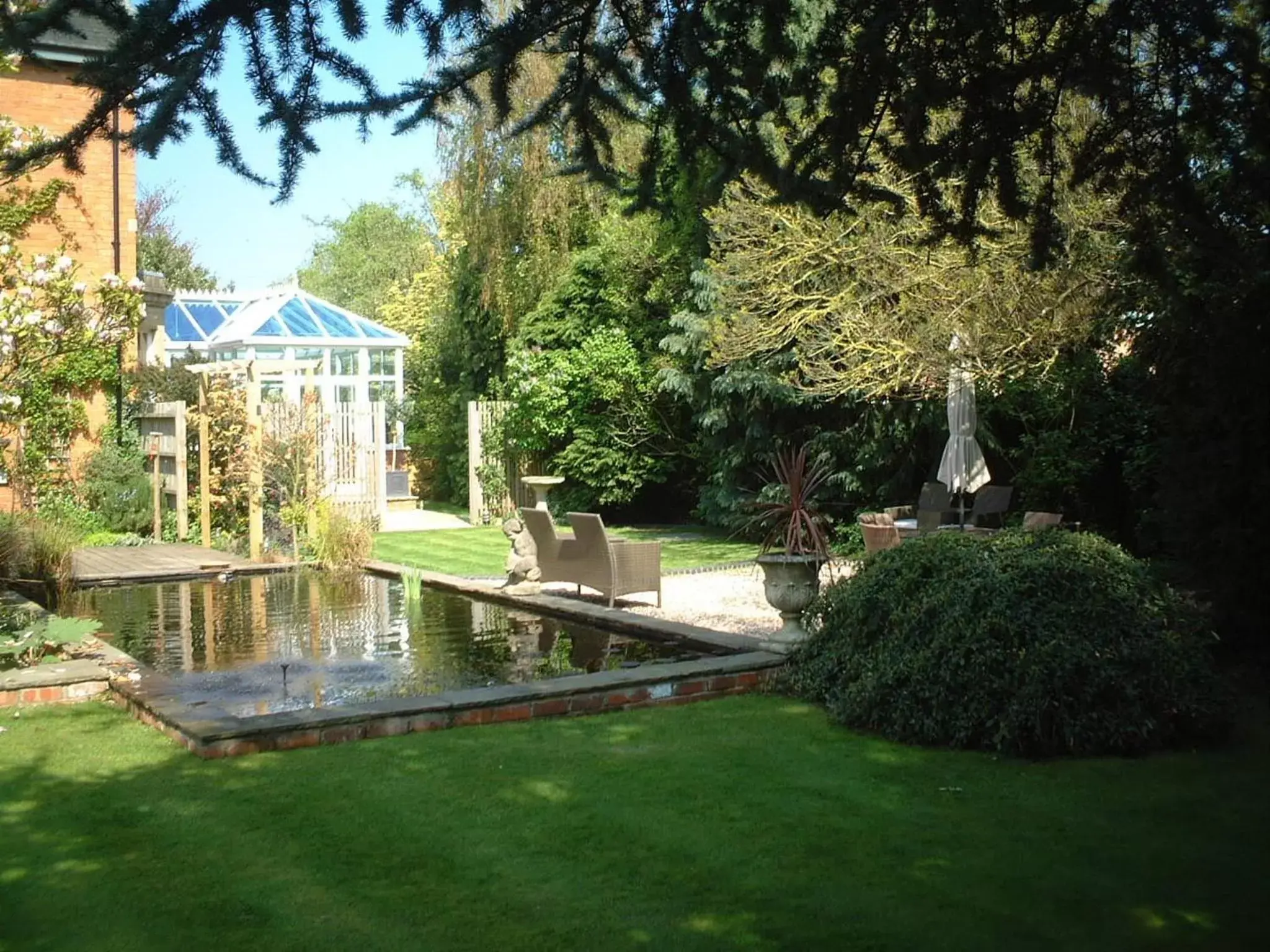 Garden, Swimming Pool in Treherne House & The Malvern Retreat