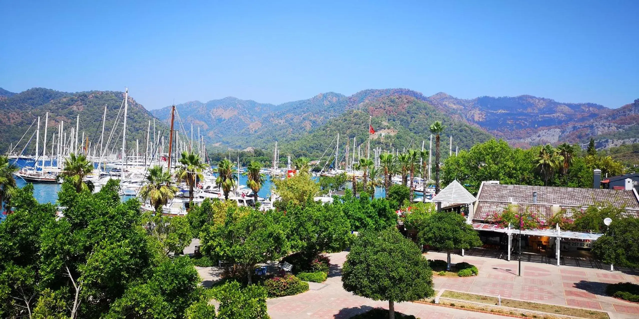 Natural landscape, Mountain View in Marina Bay Gocek