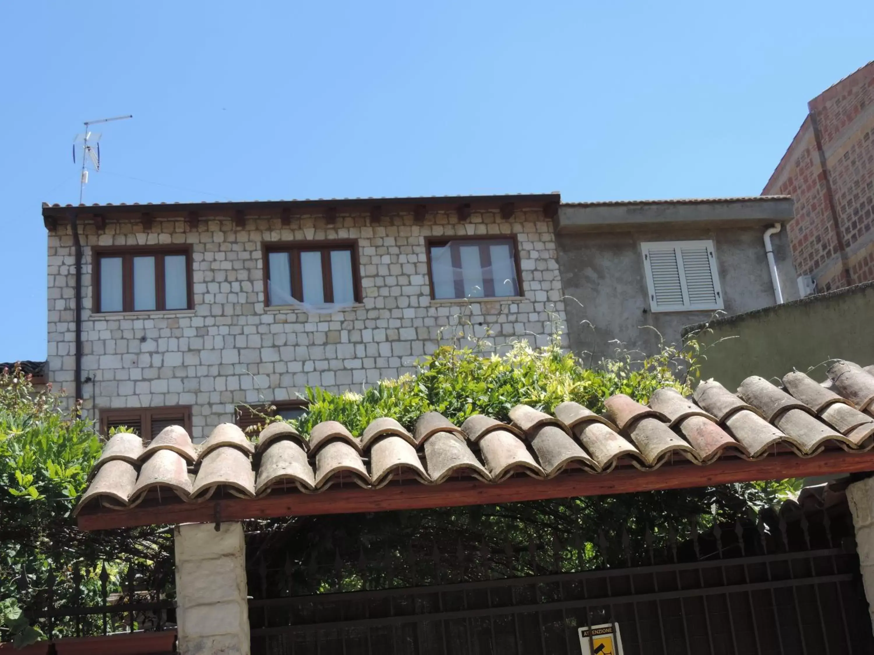 Facade/entrance, Property Building in La Casa In Pietra