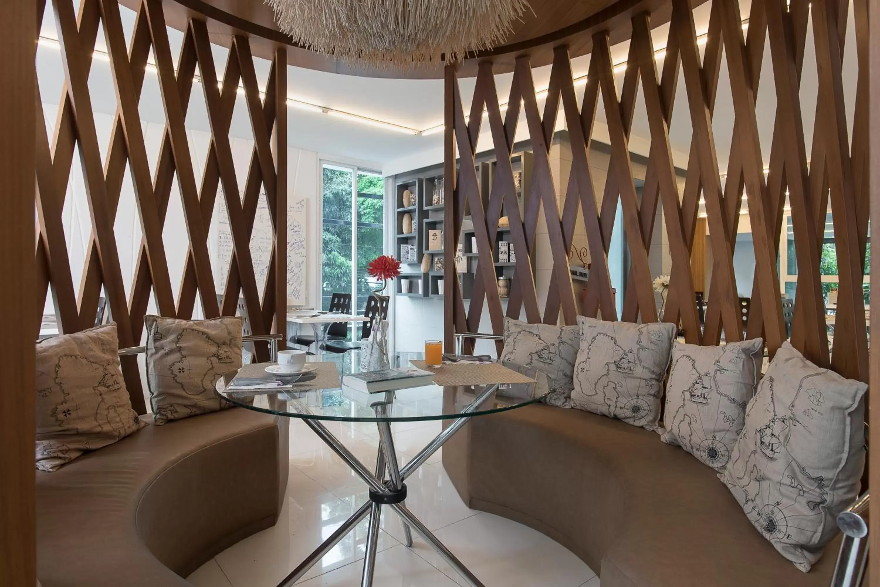 Restaurant/places to eat, Seating Area in Nimman Mai Design Hotel Chiang Mai - SHA Plus