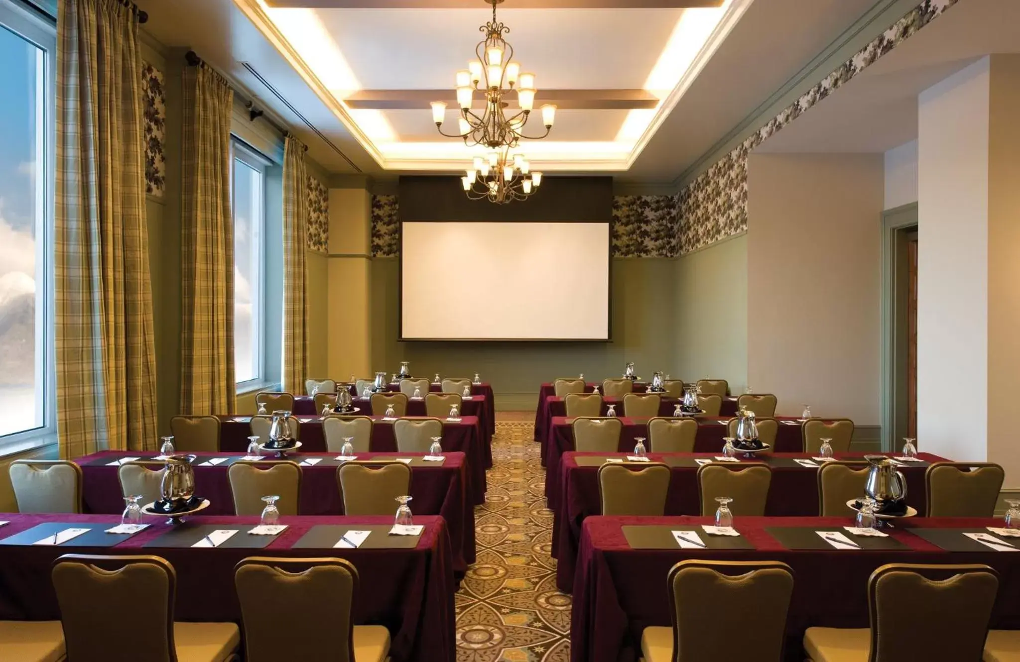 Meeting/conference room in Omni Mount Washington Resort