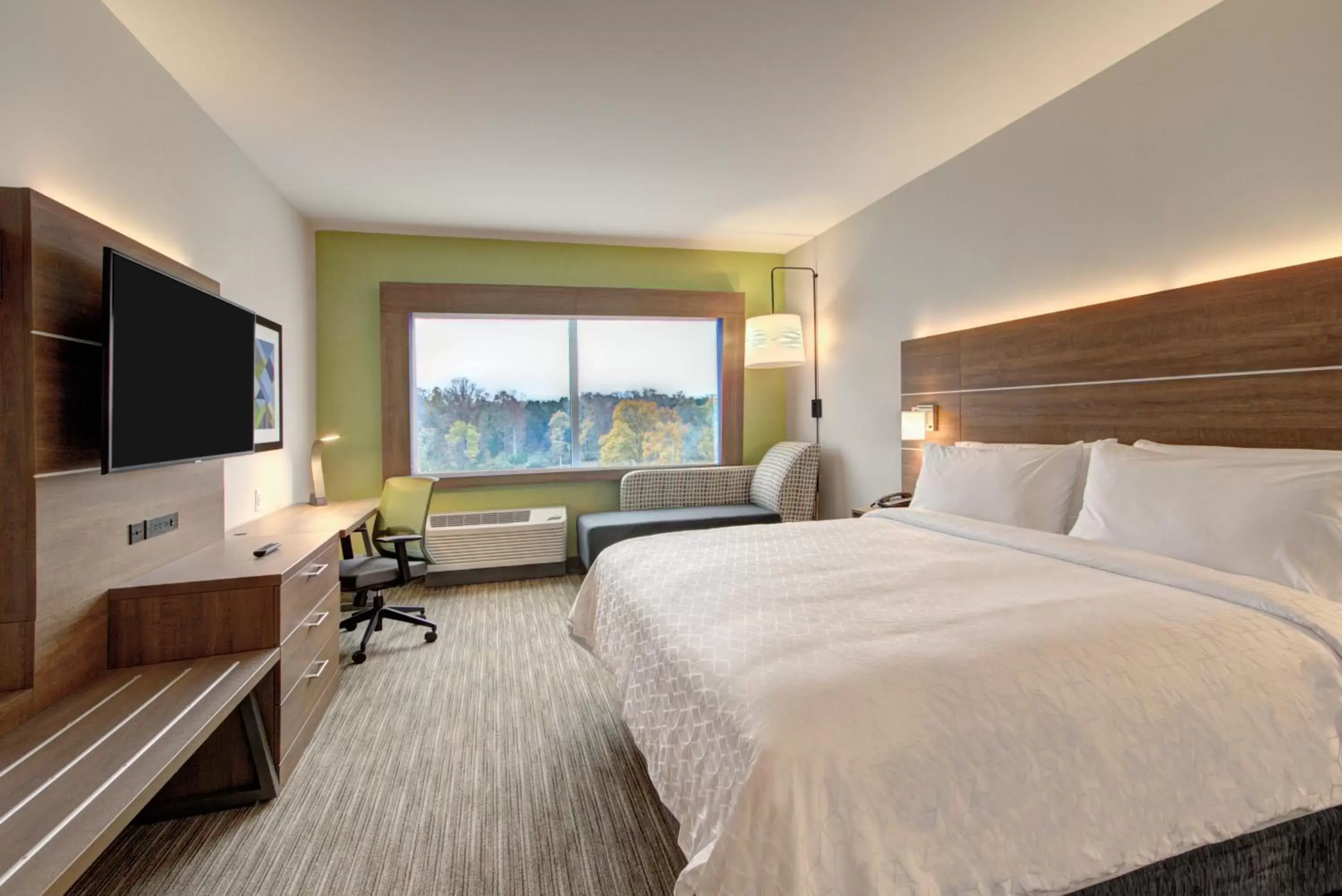 Holiday Inn Express & Suites Charlotte Southwest, an IHG Hotel