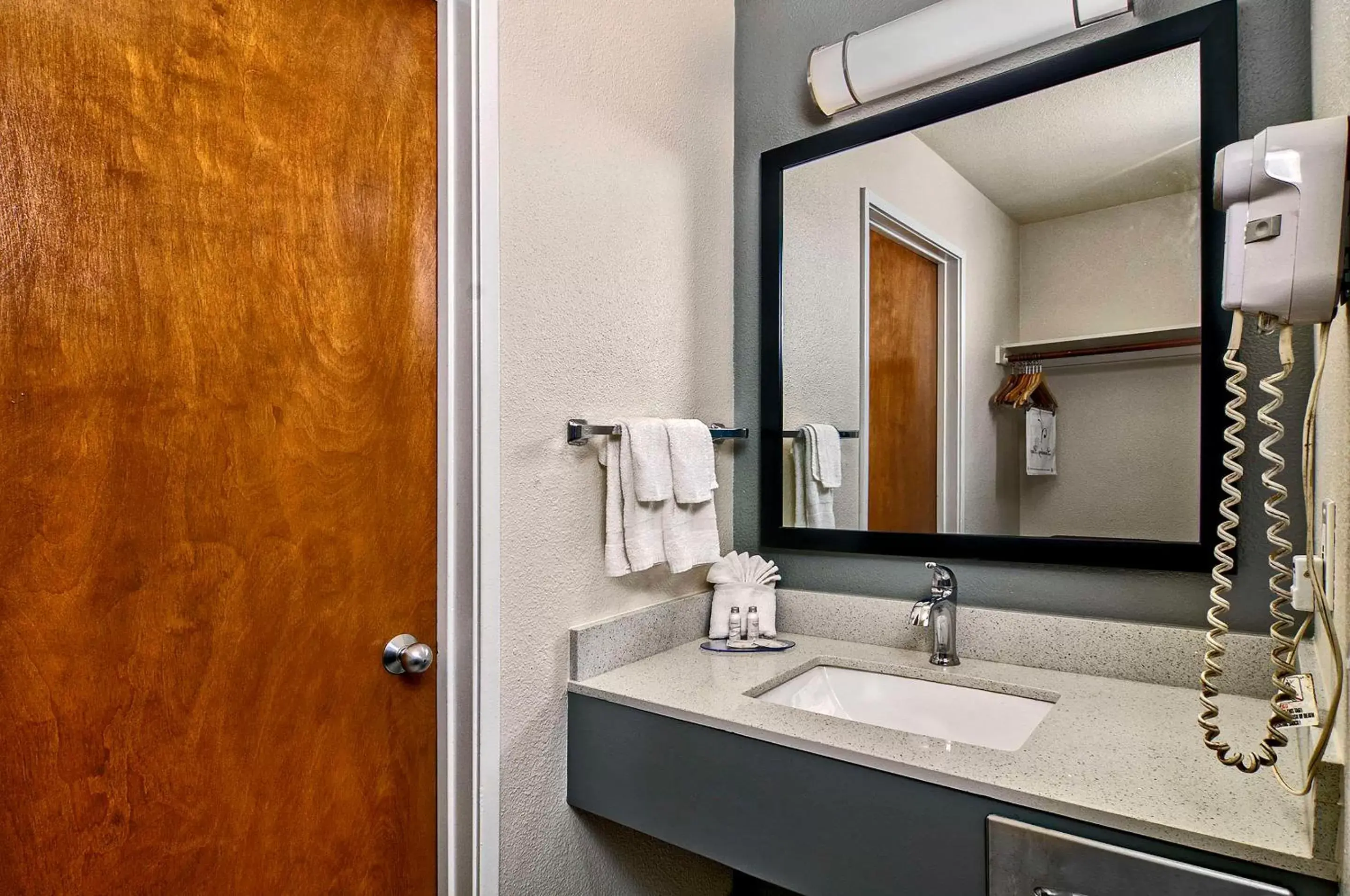Bedroom, Bathroom in Quality Inn & Suites South San Jose - Morgan Hill