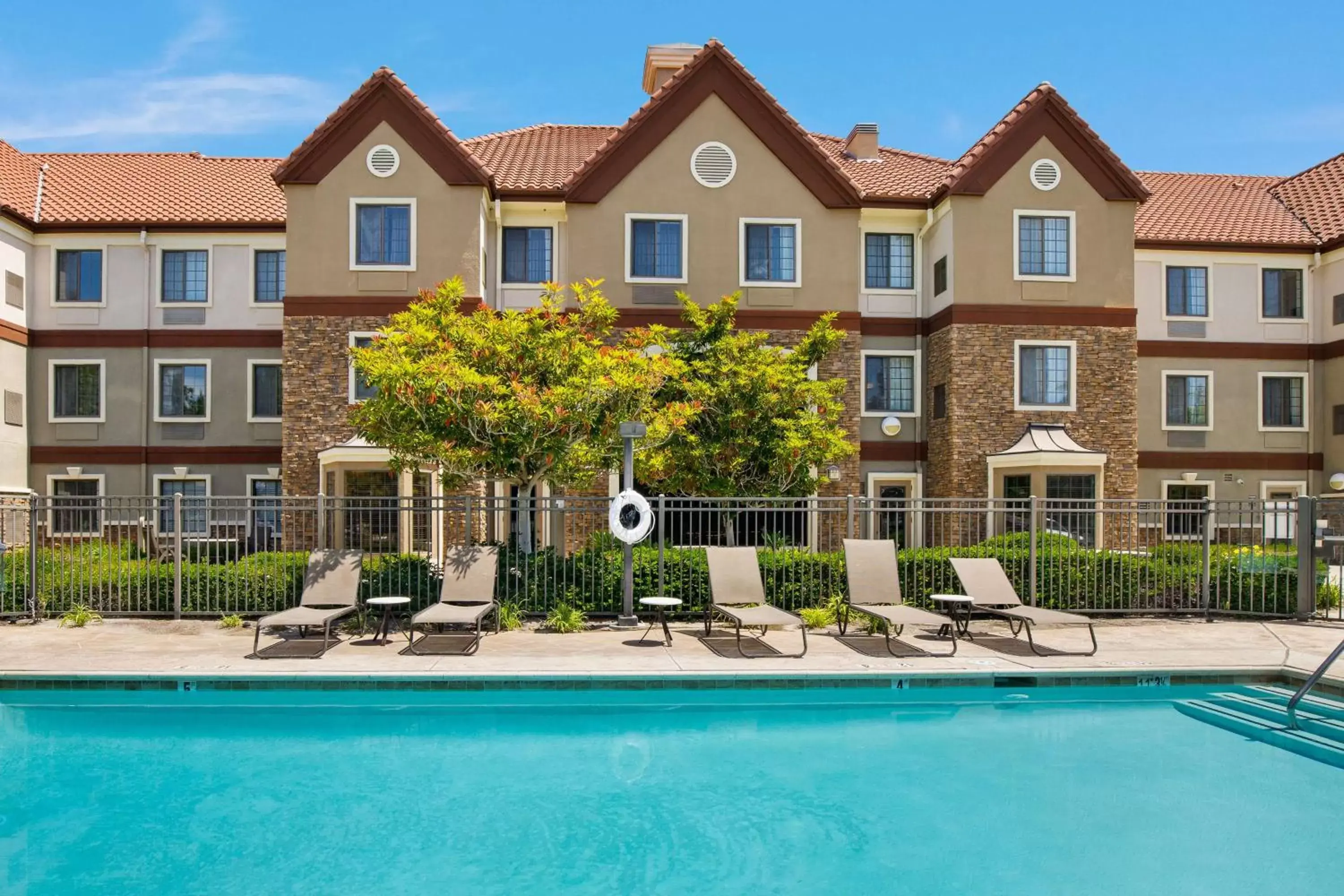 Pool view, Property Building in Sonesta ES Suites San Diego - Rancho Bernardo