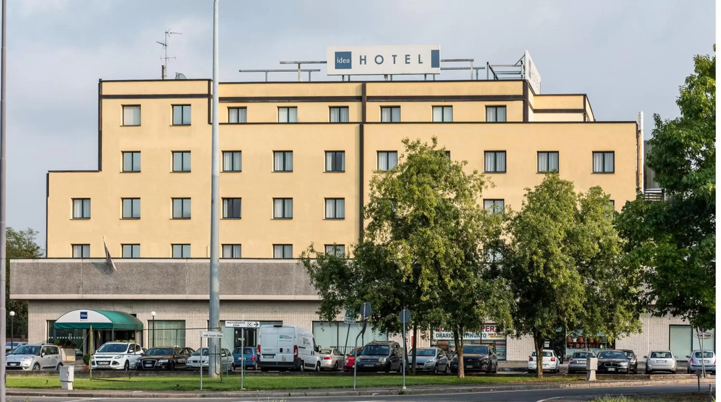 Property building in Idea Hotel Piacenza Property building in Idea Hotel Piacenza