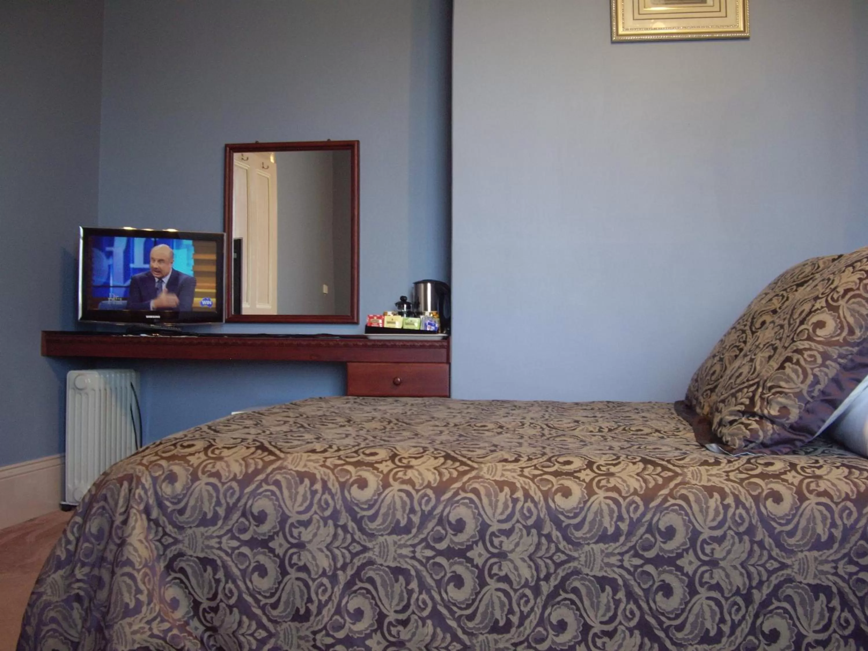 Decorative detail, Bed in Lucinda B&B