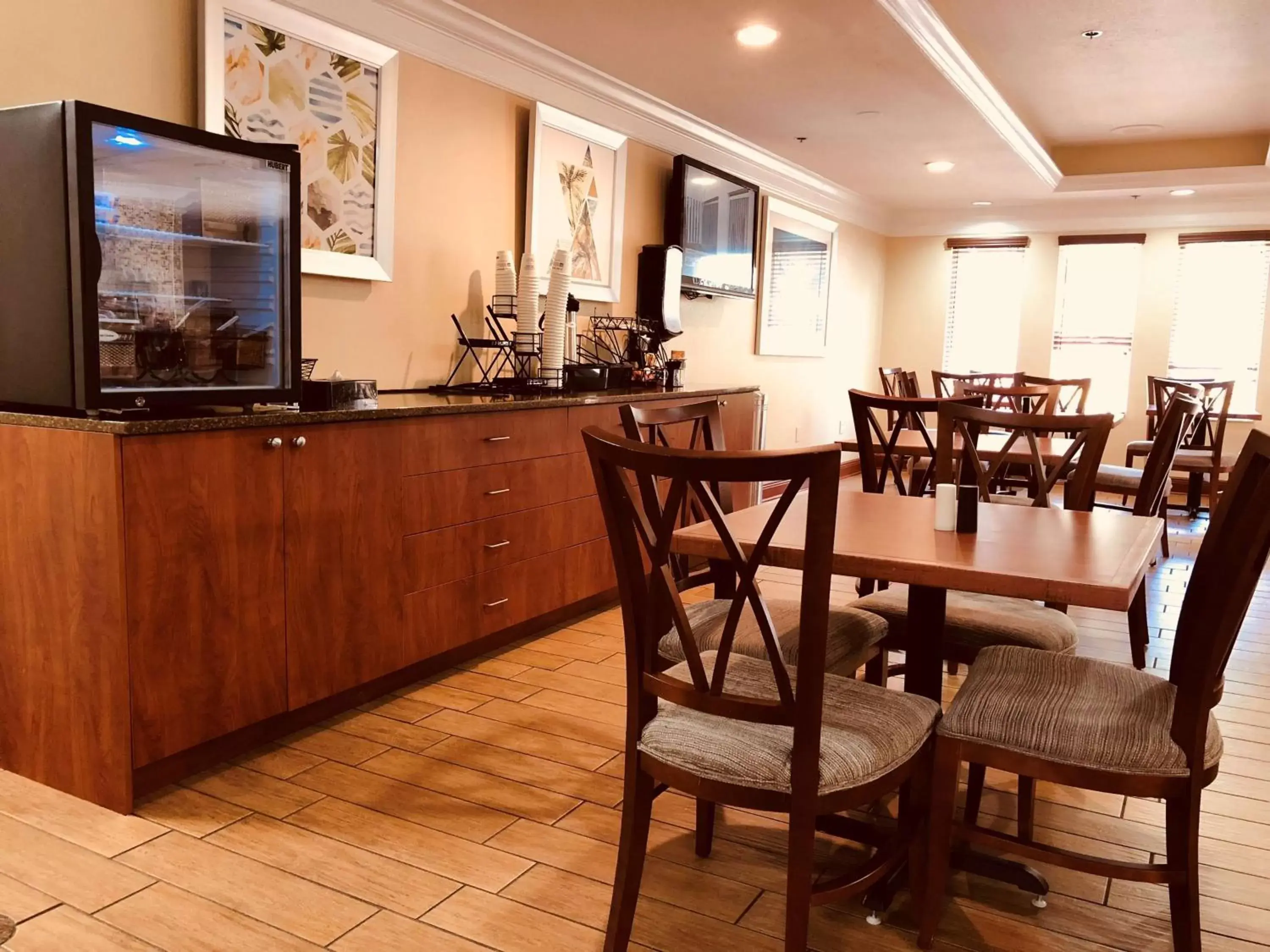 Restaurant/Places to Eat in Best Western Plus Bradenton Hotel & Suites