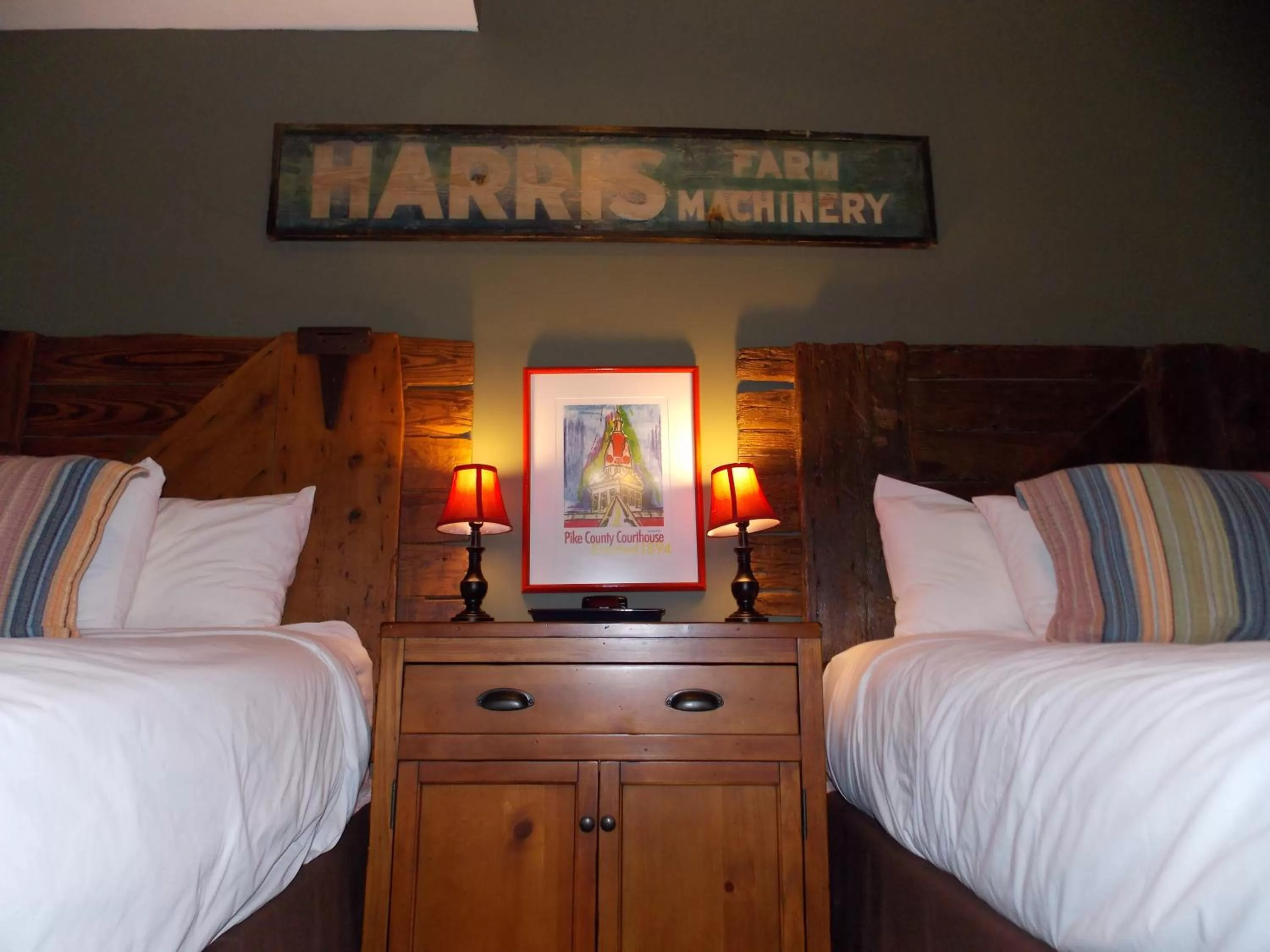 Bed in William Watson Hotel