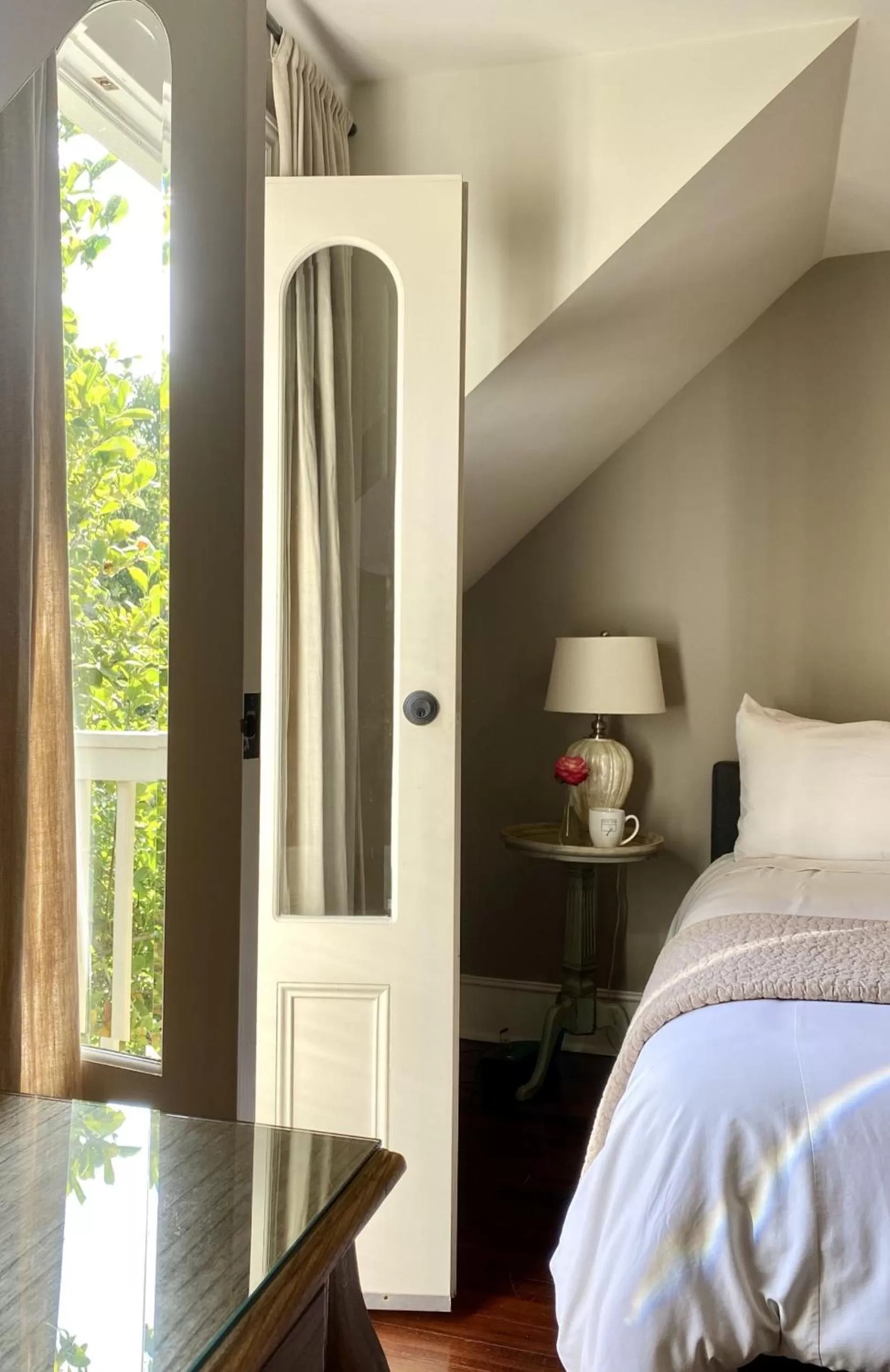 Bedroom, Bed in Inn on Randolph