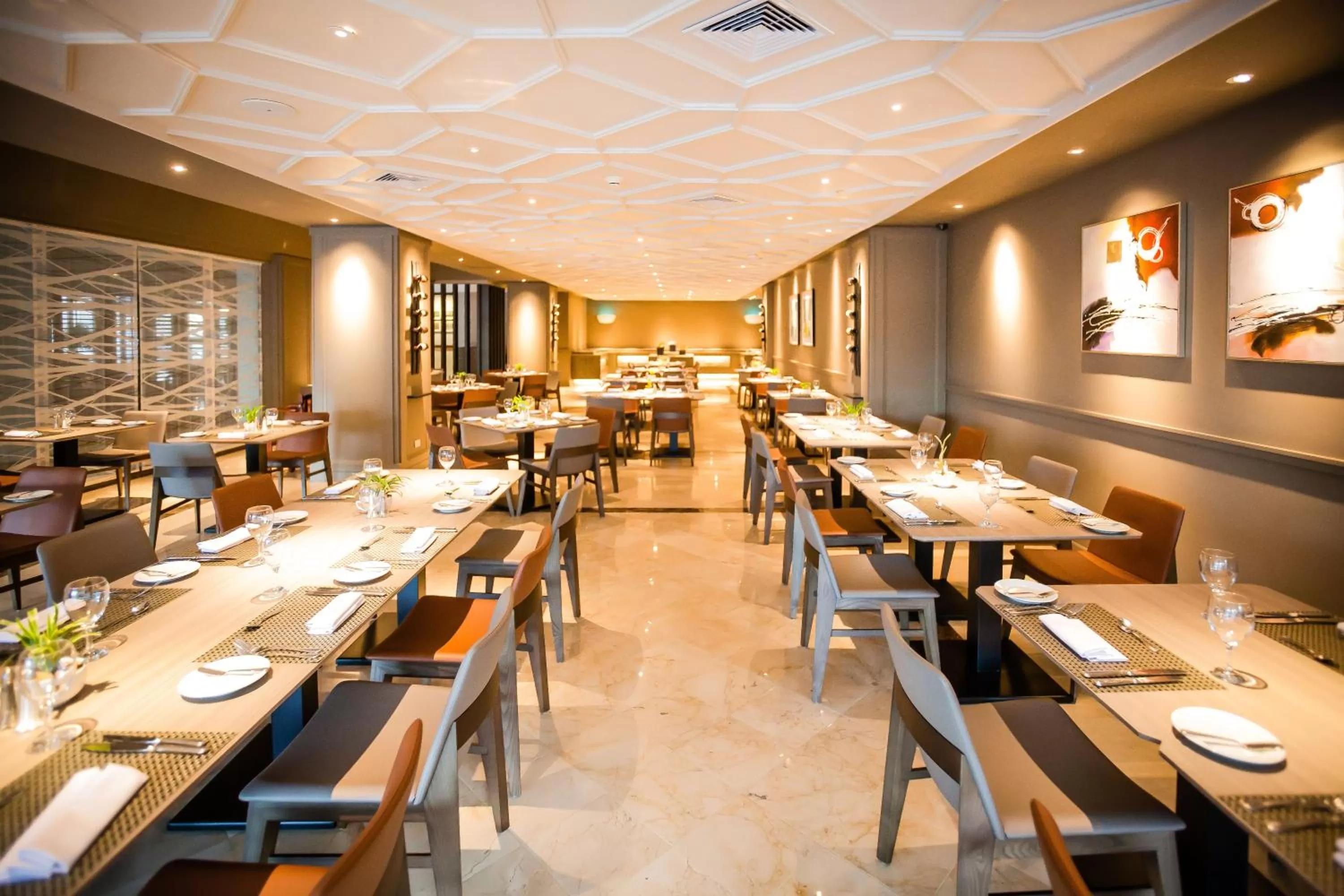 Restaurant/places to eat in Crowne Plaza Managua by IHG