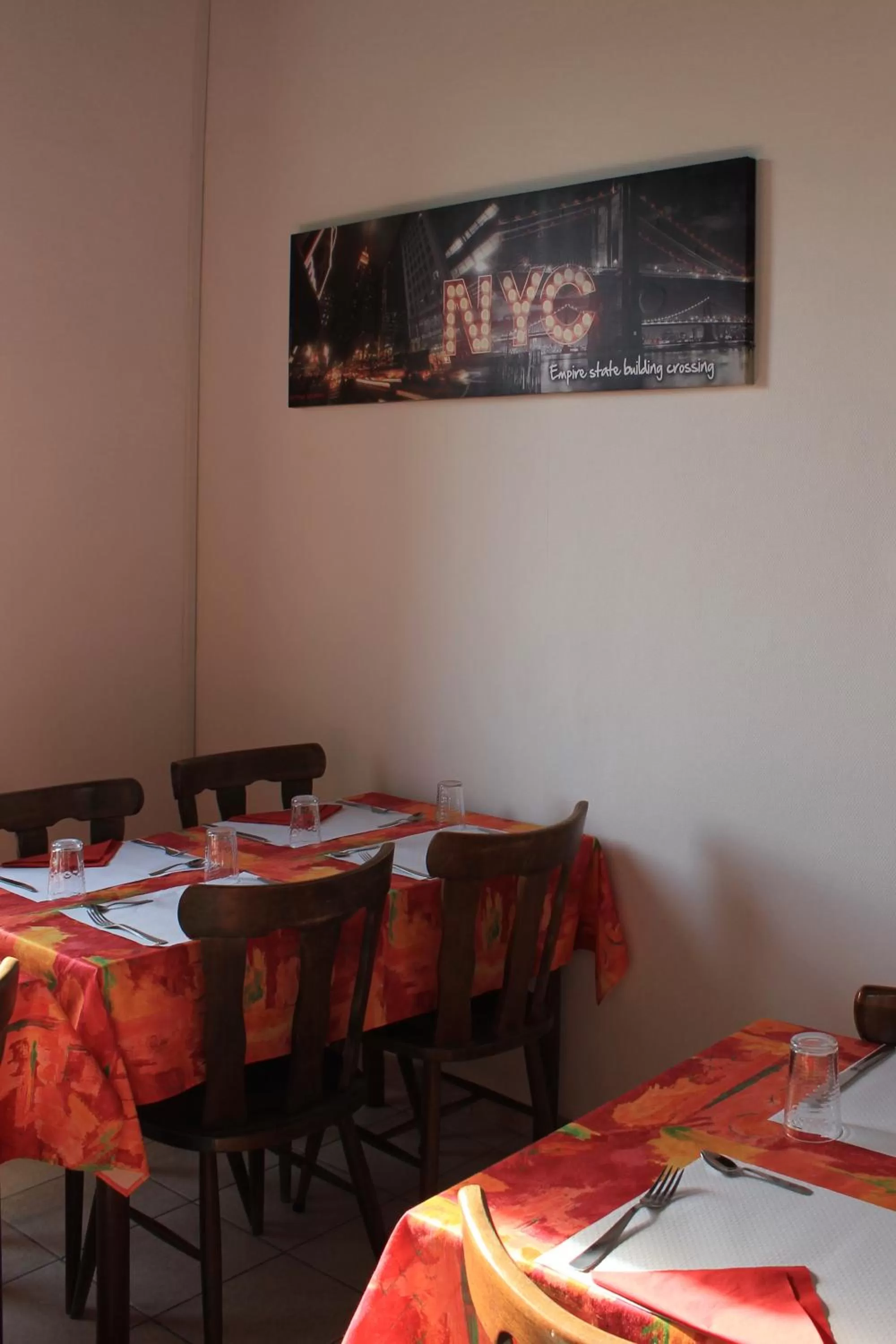 Restaurant/places to eat in L Etoile d'Argent