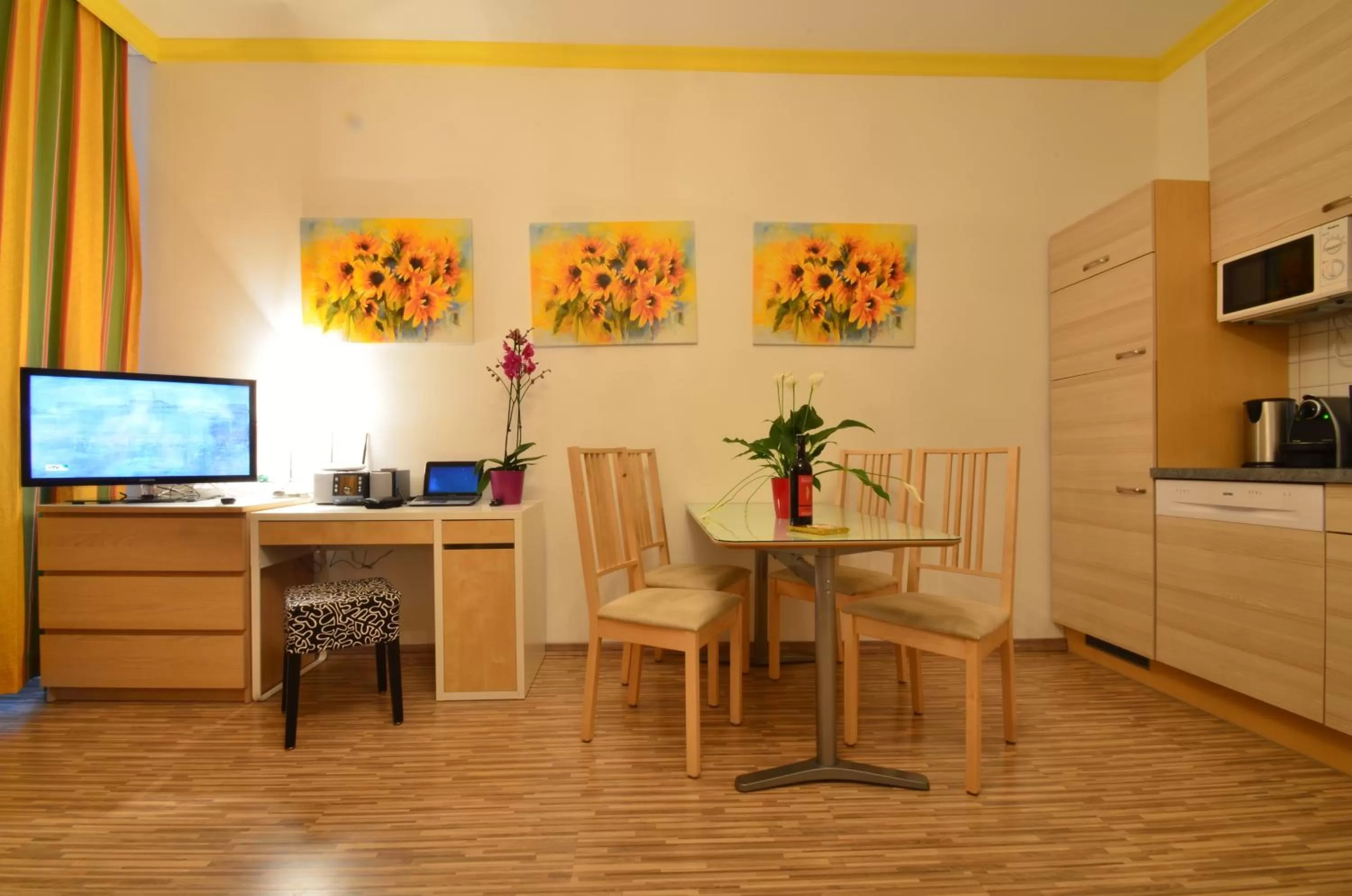 TV and multimedia in AJO Apartments - Messe City Flat - Self-Check-in