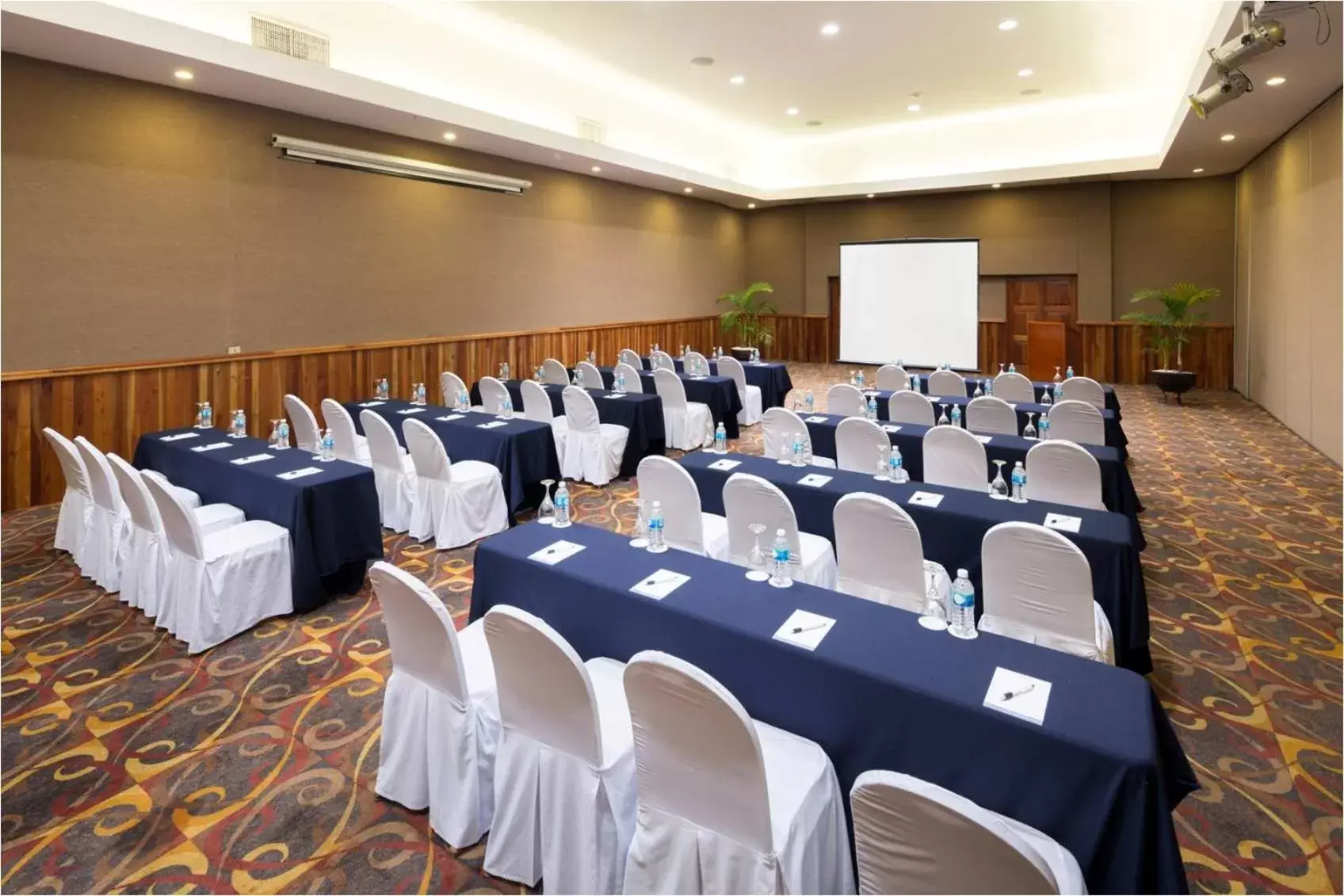 Business facilities in BlueBay Grand Esmeralda-All Inclusive