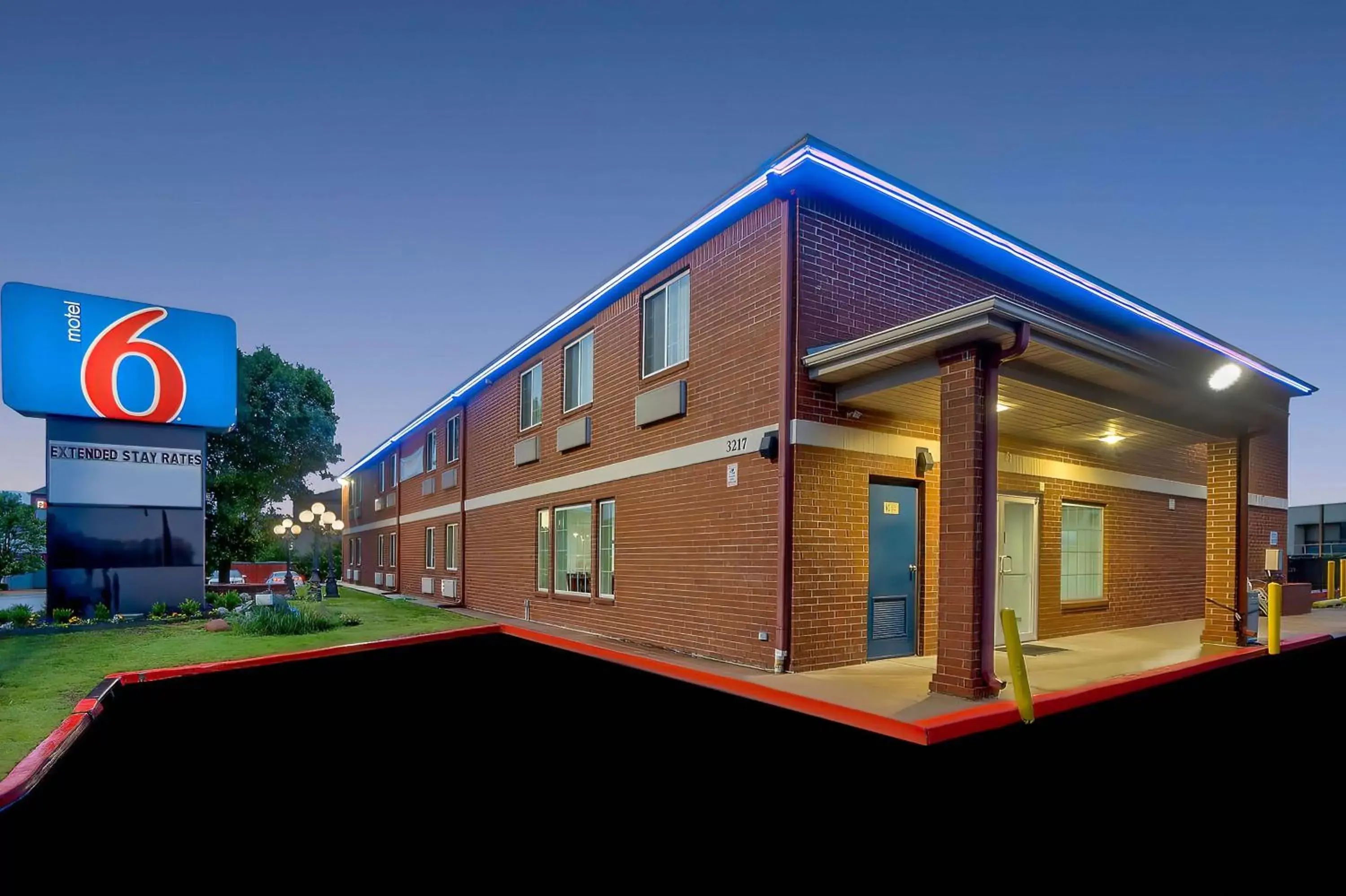 Property building in Motel 6 Tulsa, Ok - Central Property building in Motel 6 Tulsa, Ok - Central