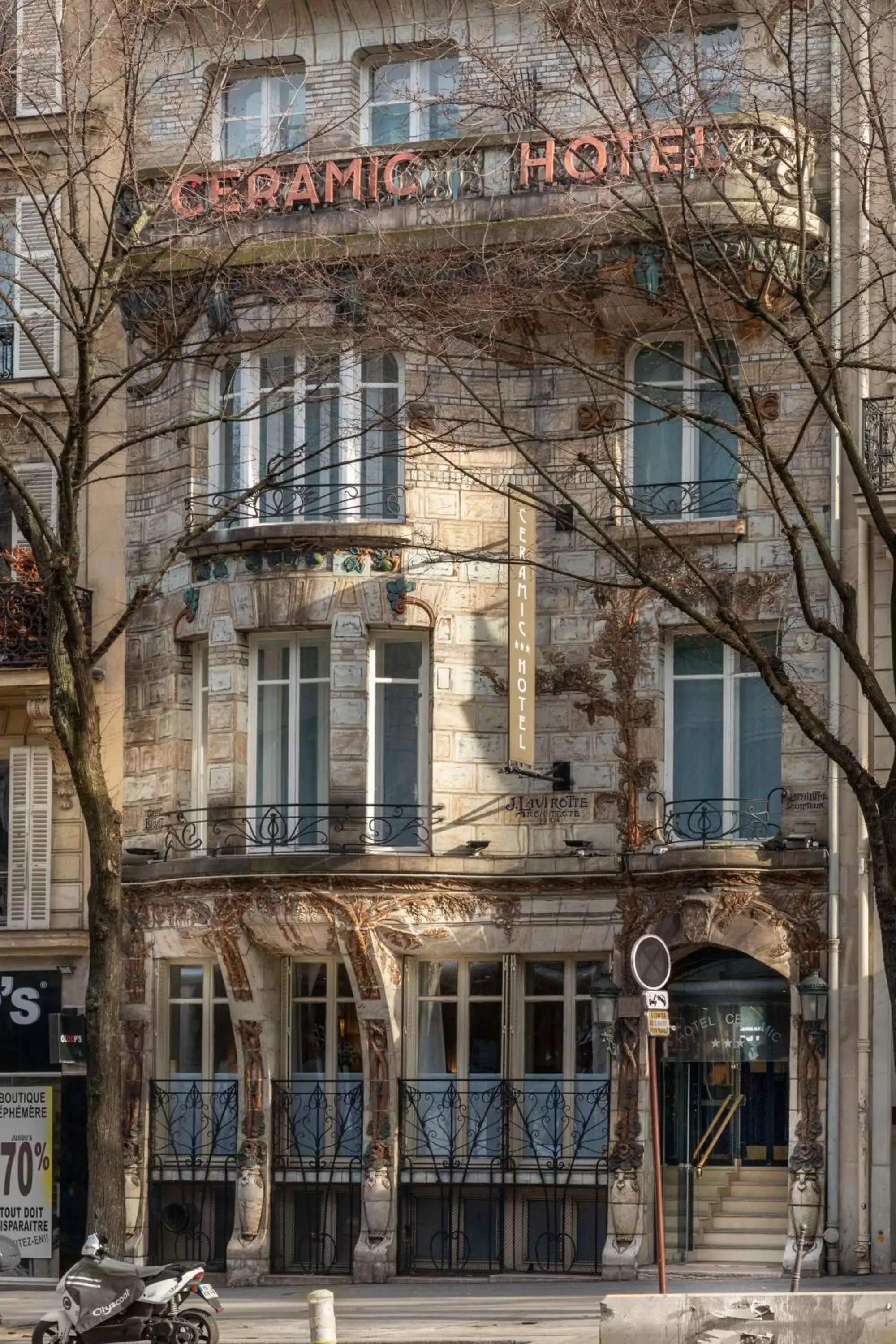 Property building in Elysées Ceramic