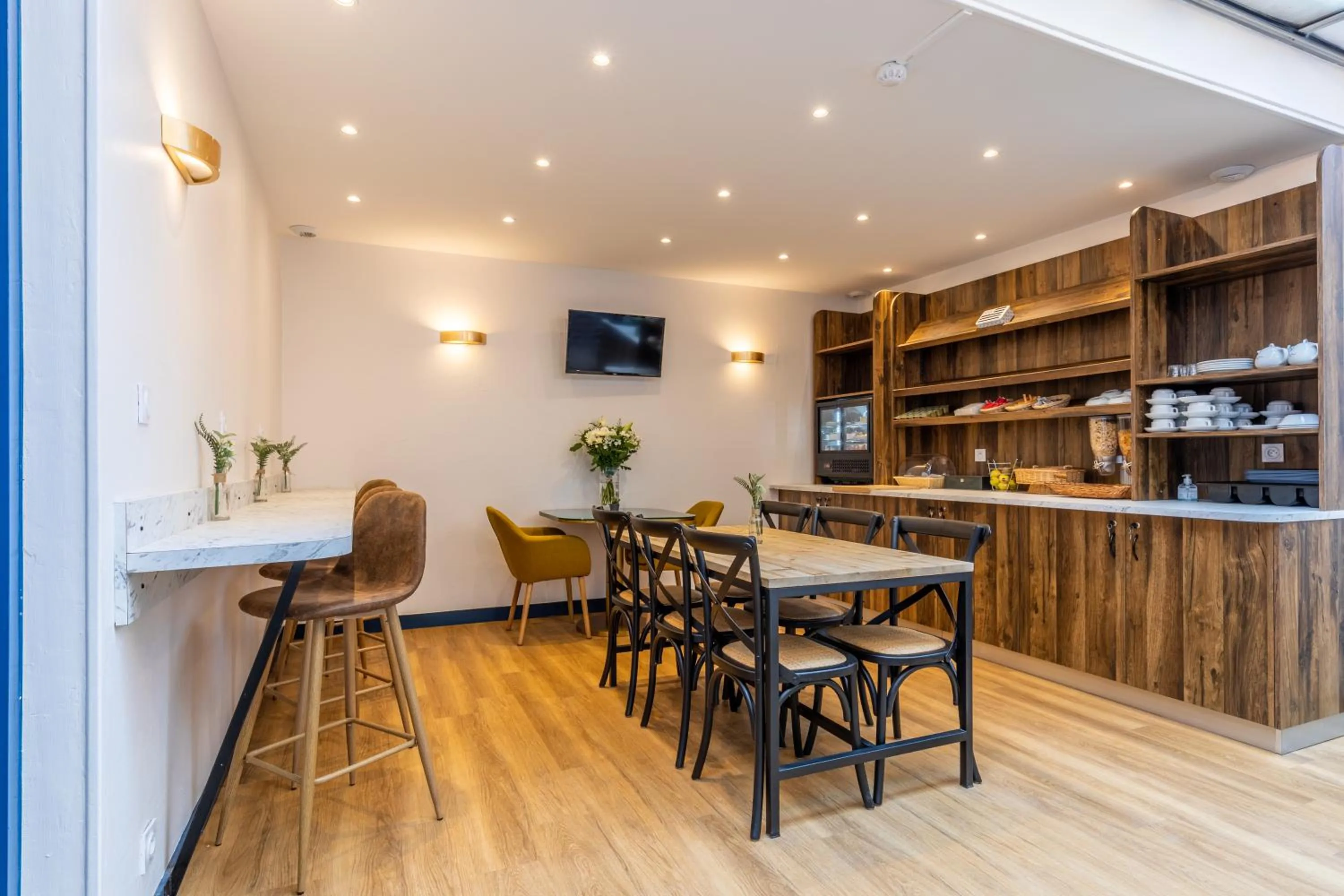 Breakfast in Atlantic Hotel Rennes Centre Gare