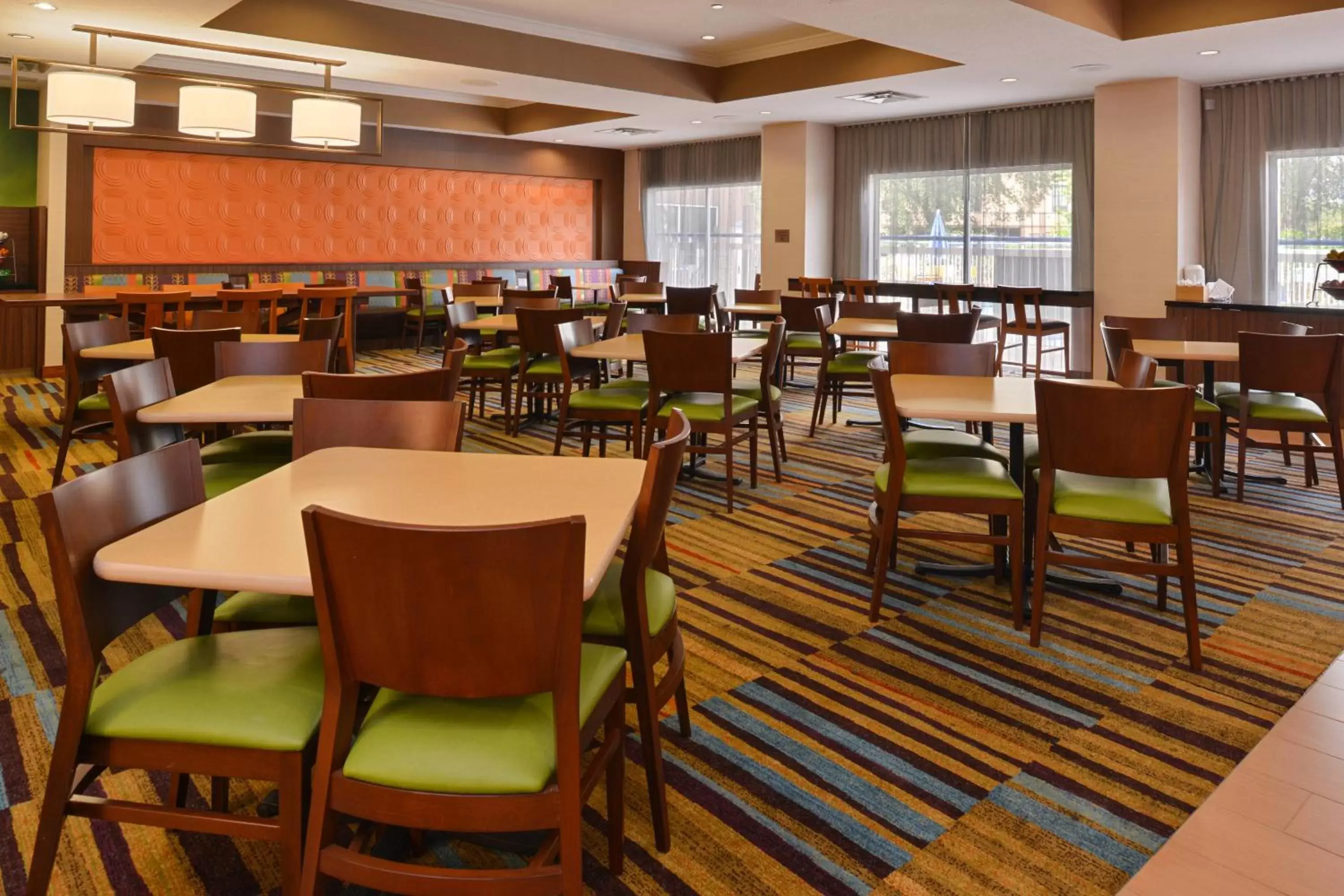 Breakfast, Restaurant/Places to Eat in Fairfield Inn Orlando Airport