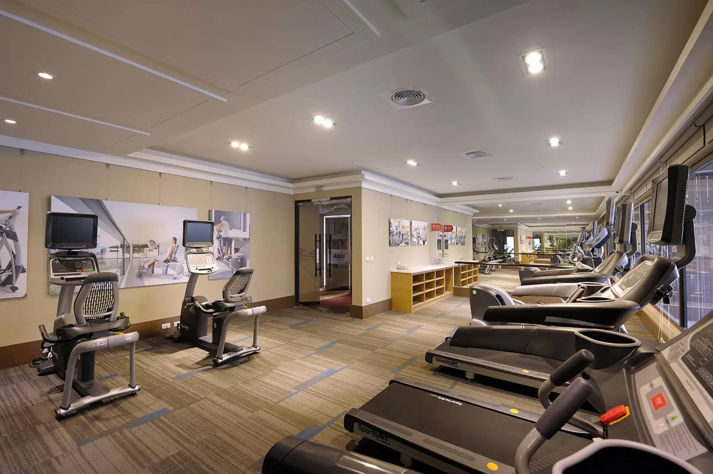 Living room, Fitness Center/Facilities in Golden Tulip Glory Fine Hotel