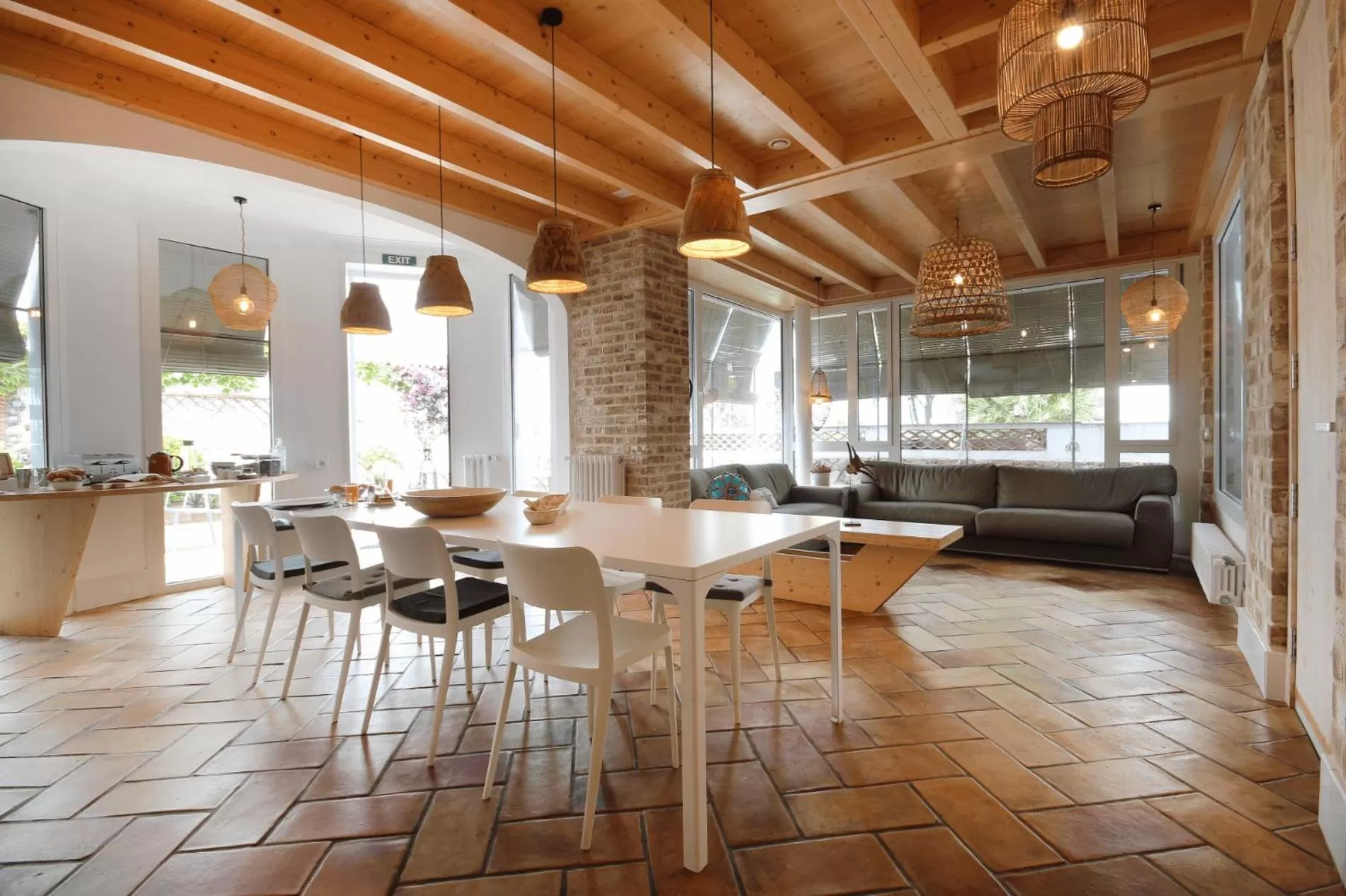 Restaurant/Places to Eat in B&B Sant Pol - Adults Only