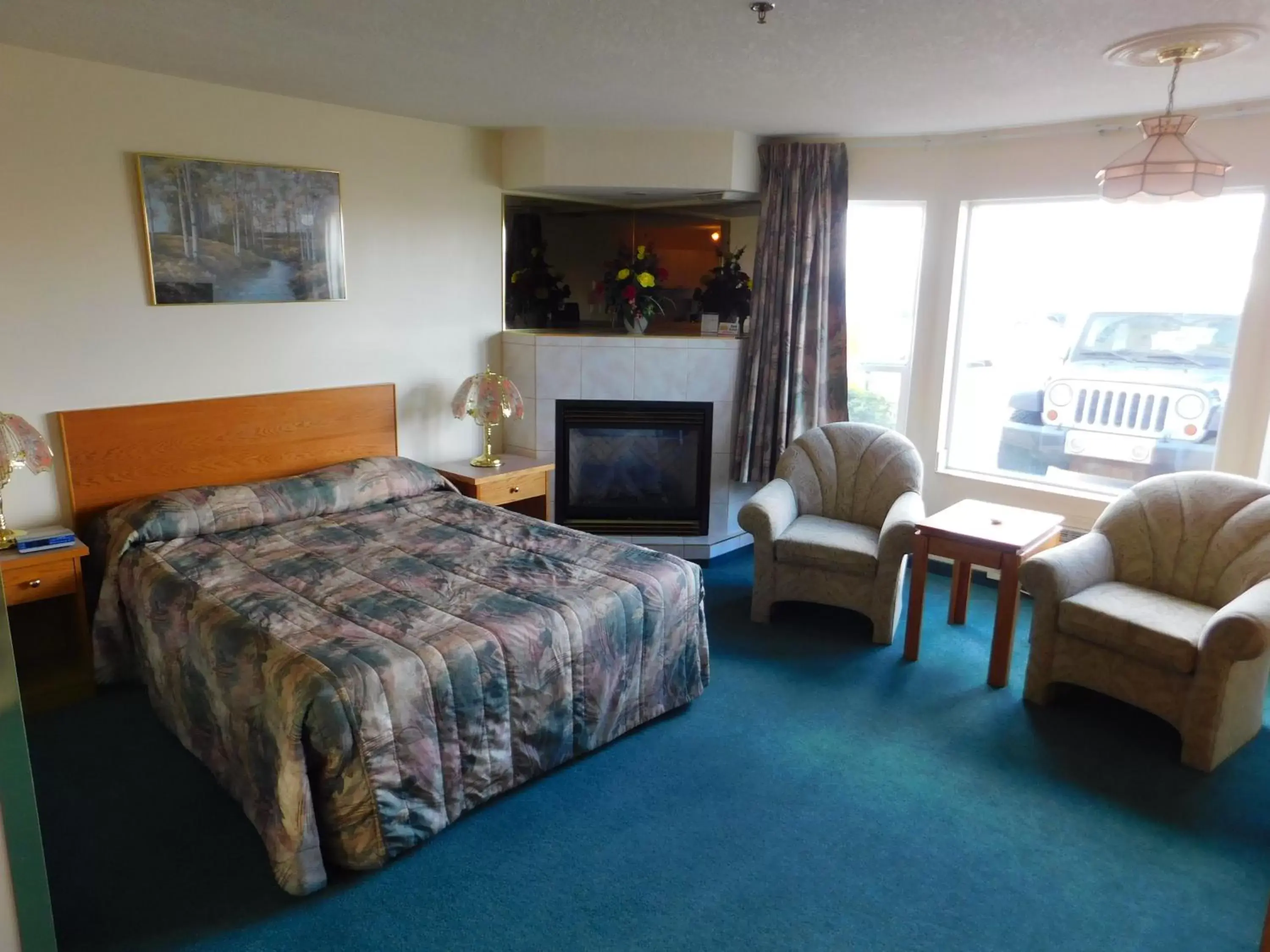 Photo of the whole room in Western Budget Motel Leduc #3