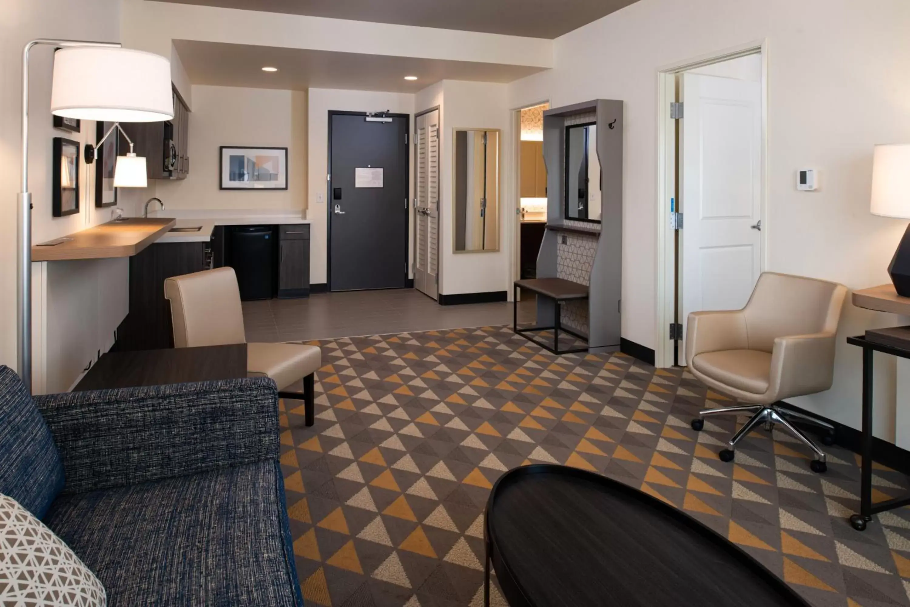 Photo of the whole room, Seating Area in Holiday Inn & Suites - Idaho Falls, an IHG Hotel