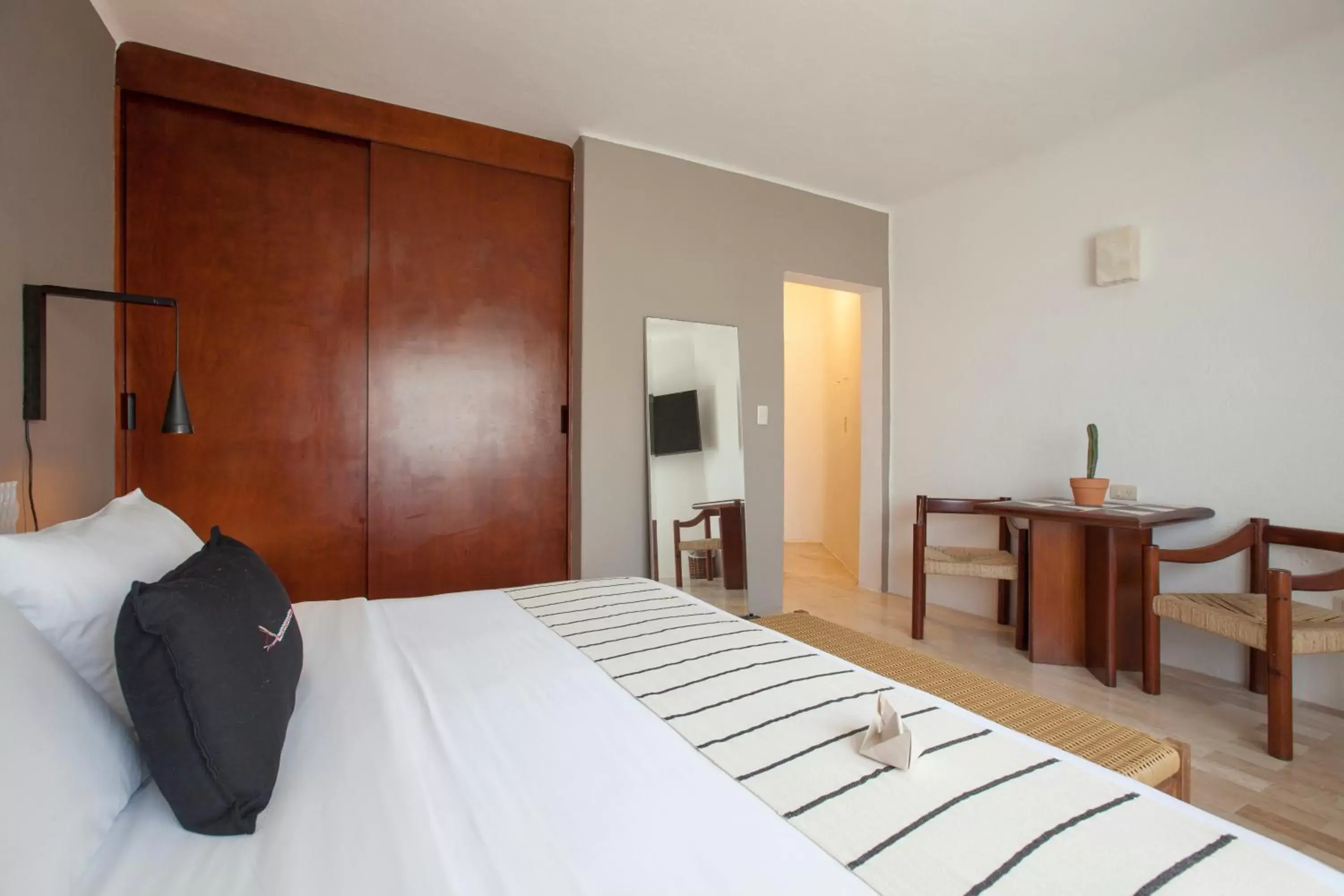 Communal lounge/ TV room, Bed in Gaviana Resort