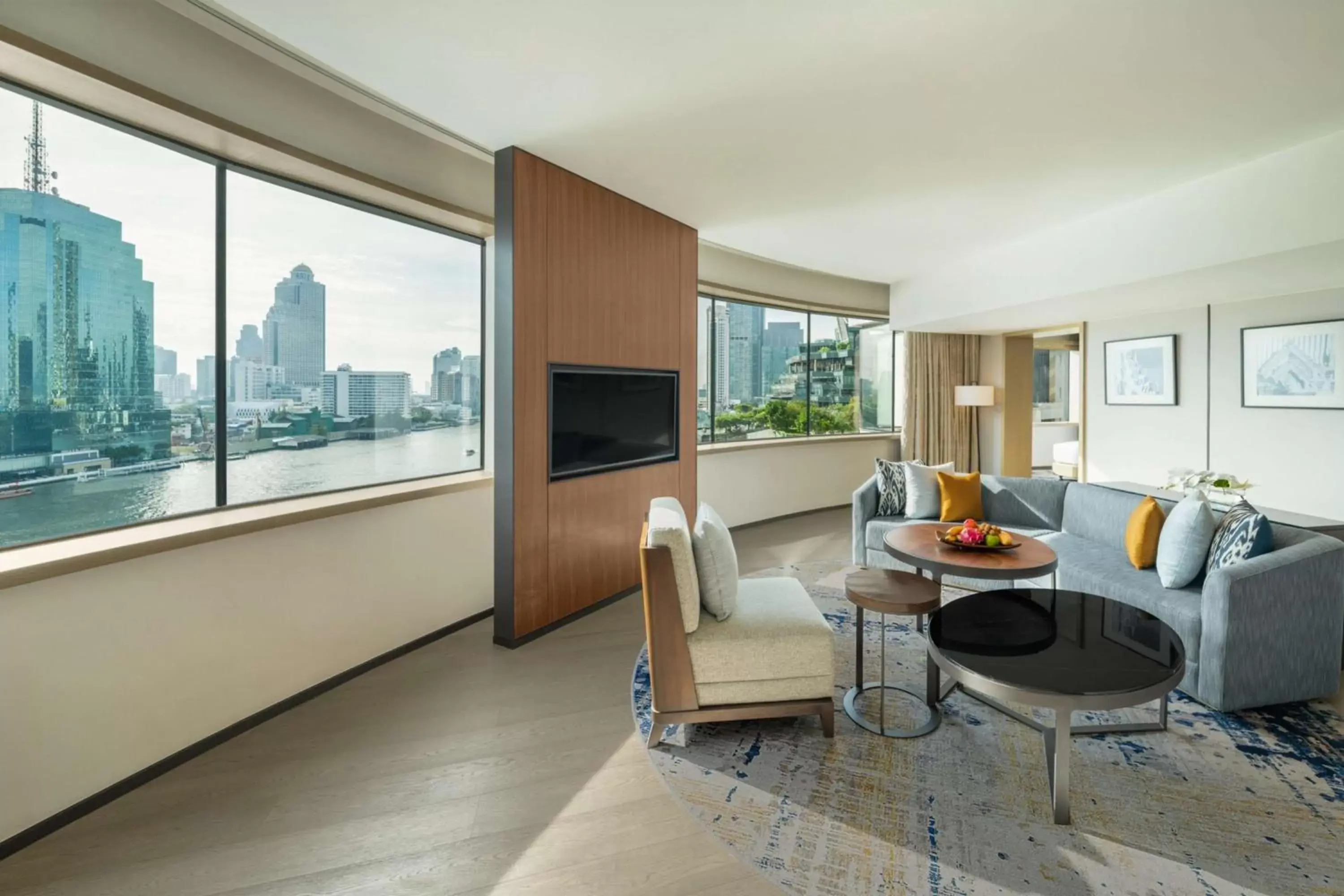 View (from property/room), Seating Area in Millennium Hilton Bangkok