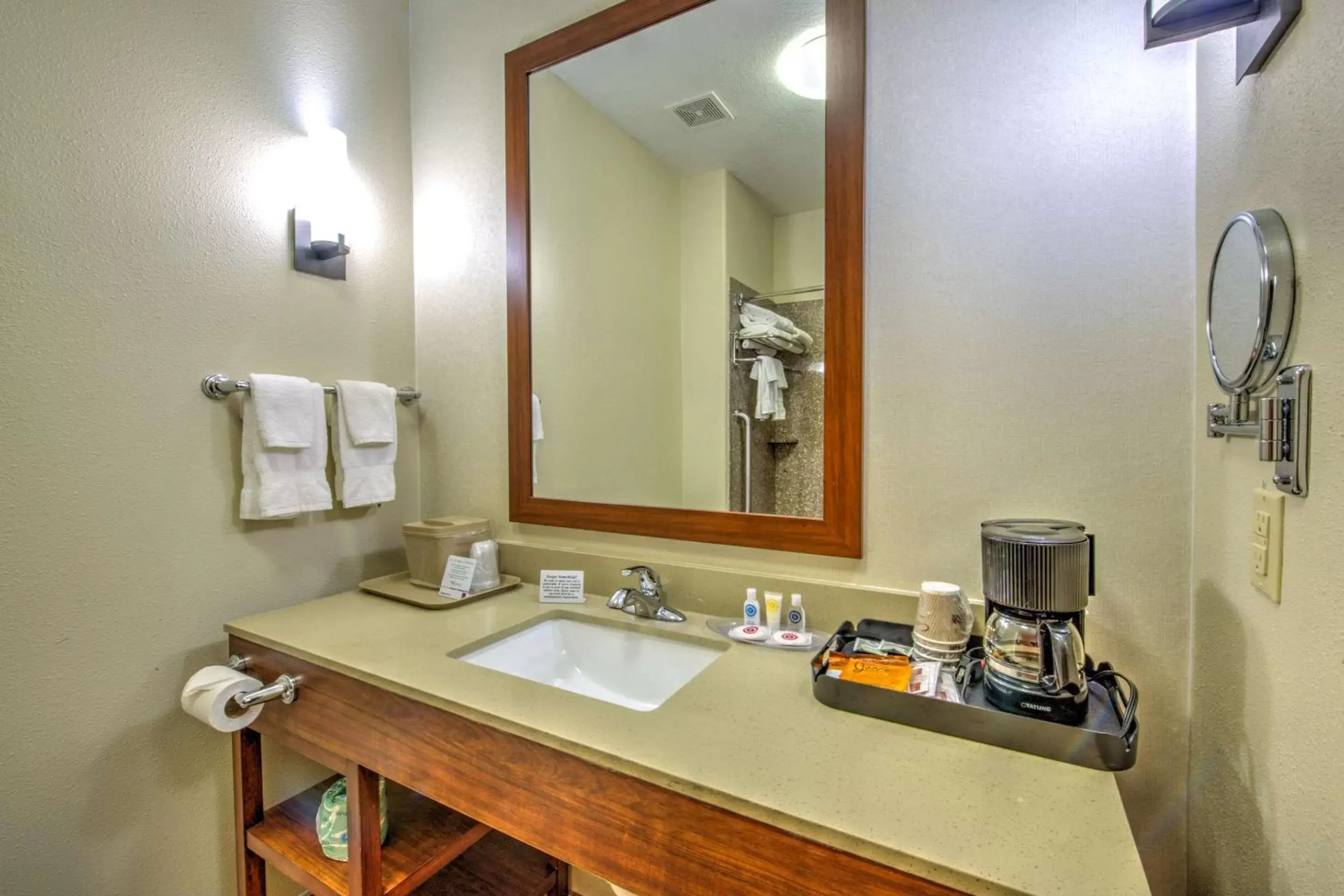 Photo of the whole room, Bathroom in Comfort Suites Tomball Medical Center