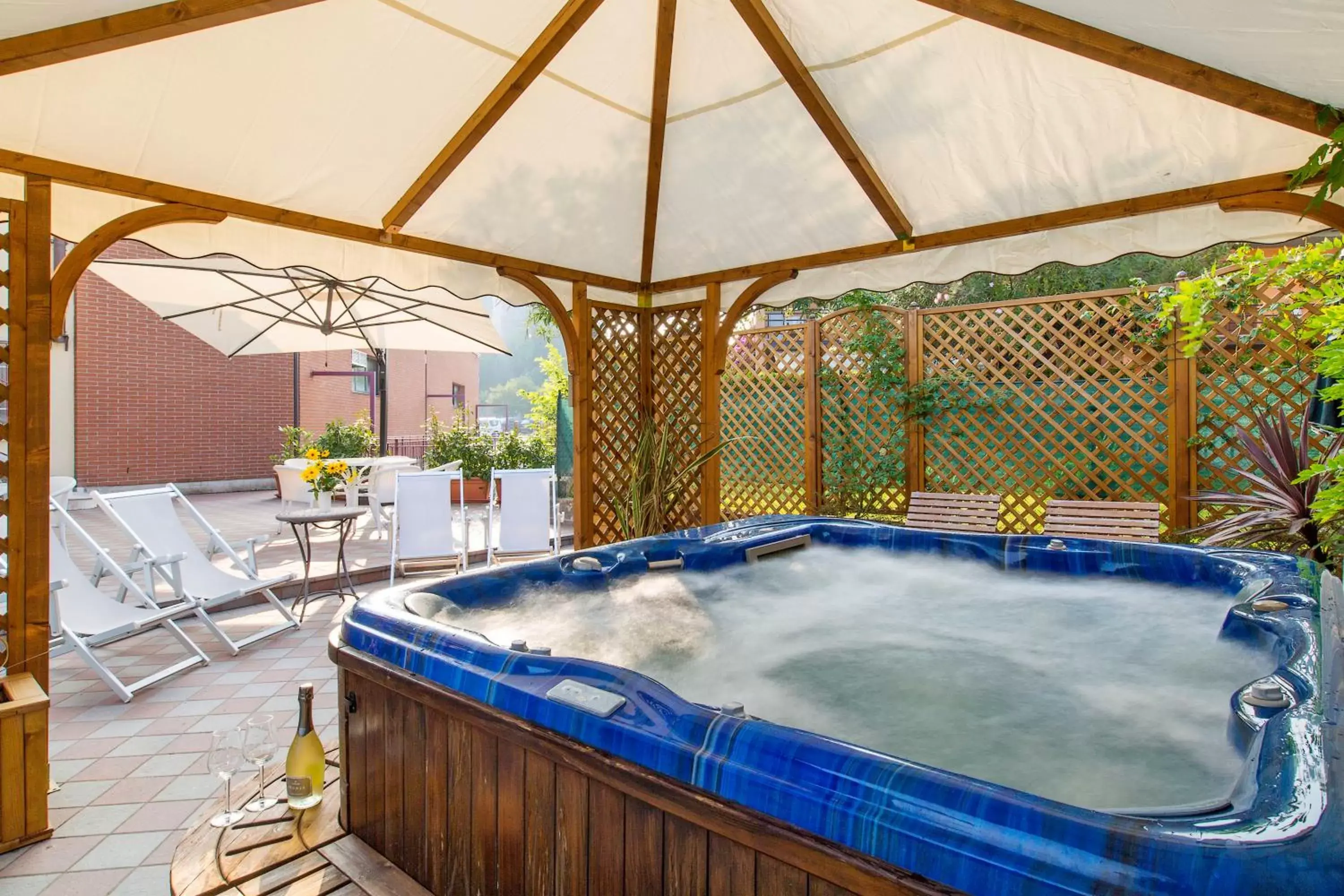 Hot Tub in Barchi Resort - Apartments & Suites