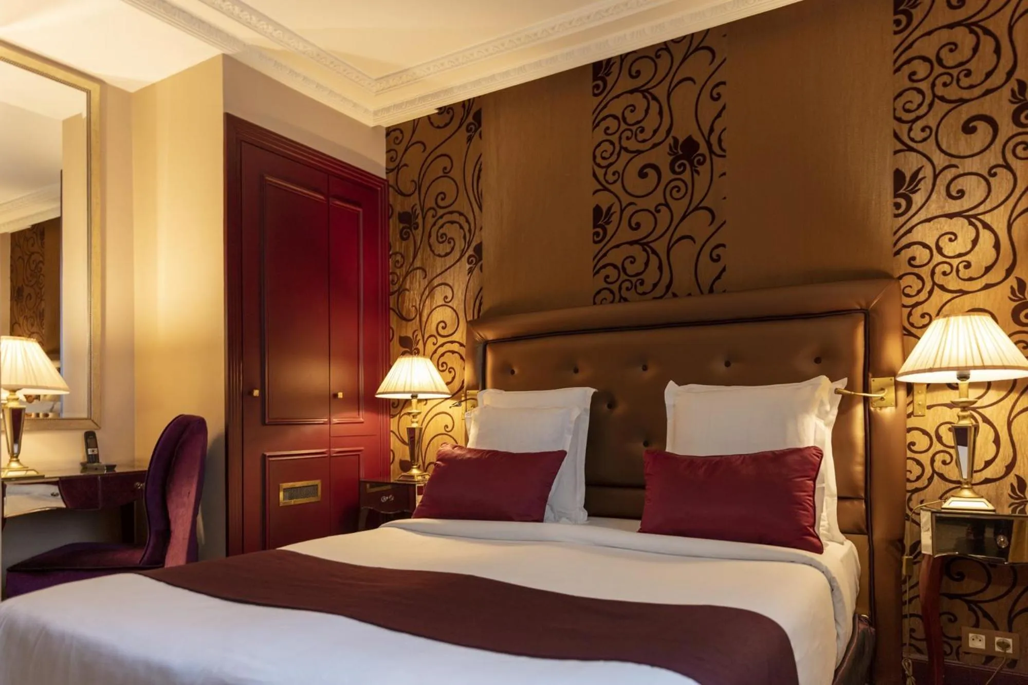 Bed in Hotel Du Beaumont