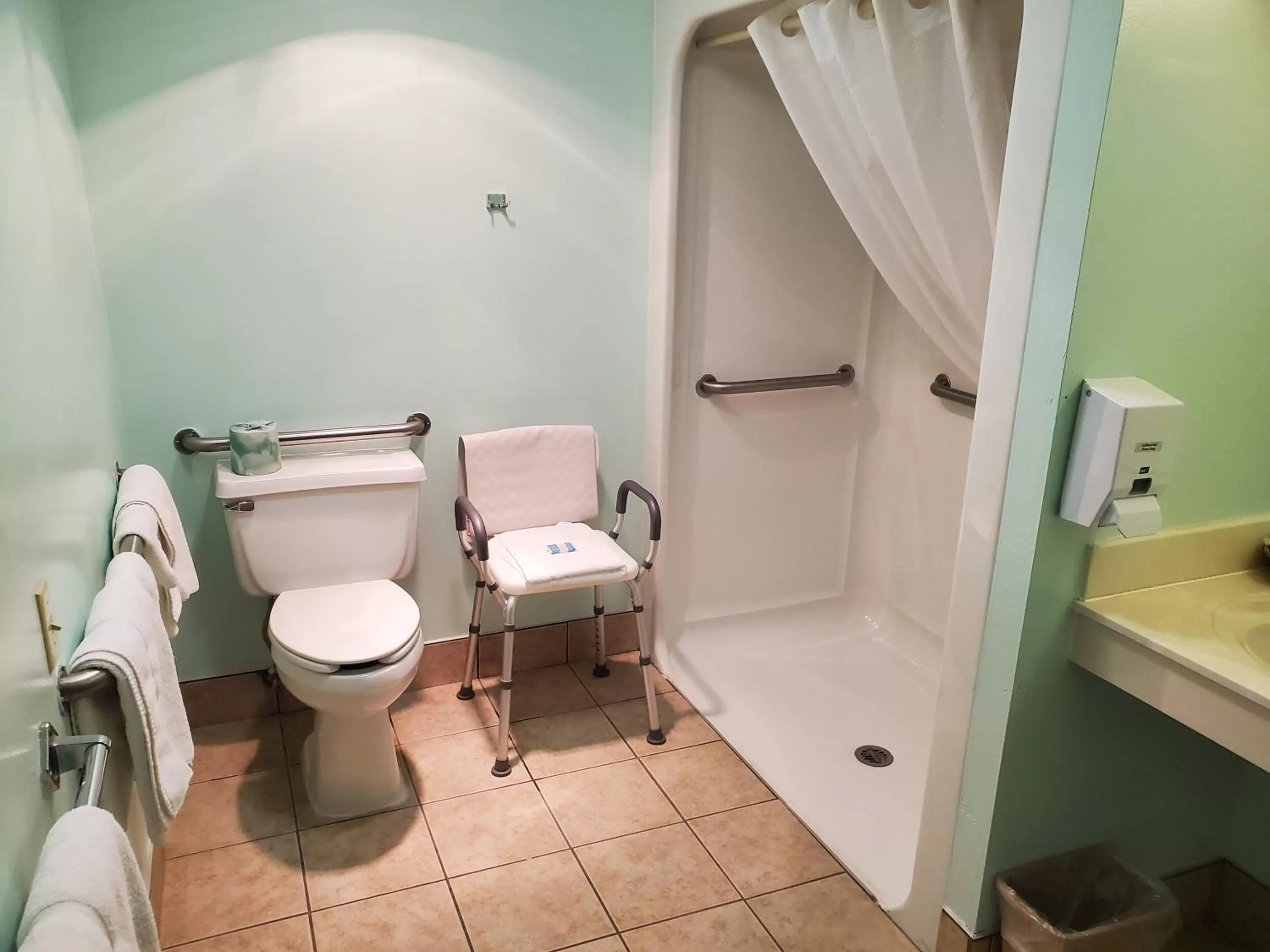 Bathroom in Governors Inn a Travelodge by Wyndham