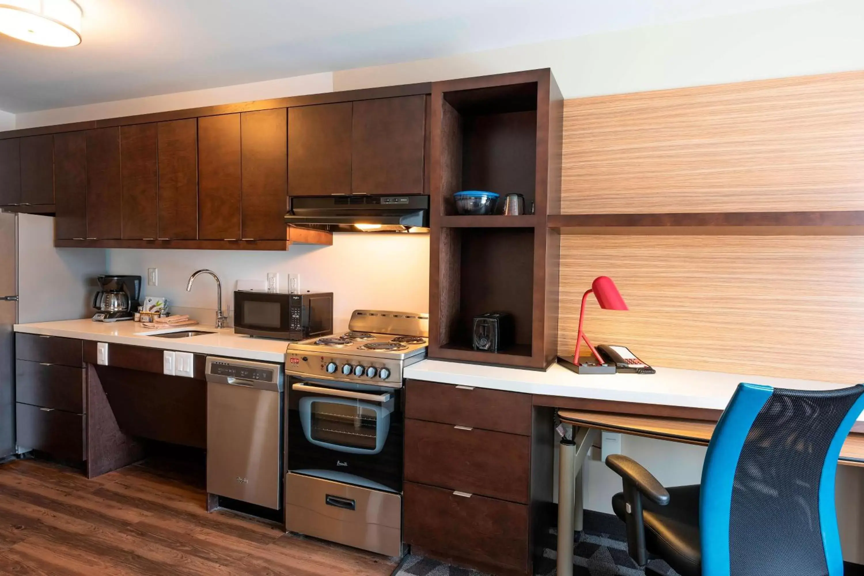 Bedroom, Kitchen/Kitchenette in TownePlace Suites by Marriott Louisville North