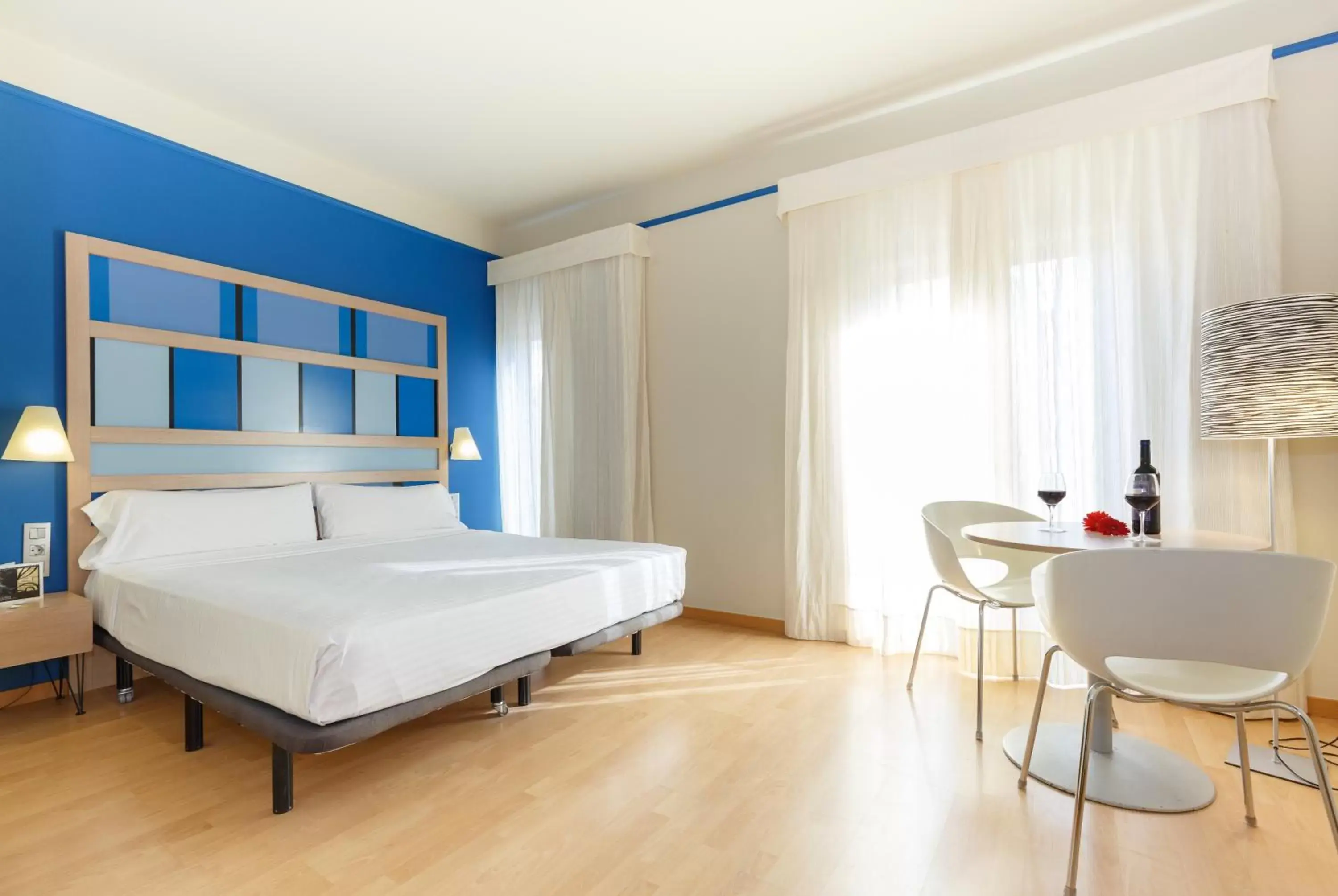Photo of the whole room, Bed in Ciutat de Barcelona
