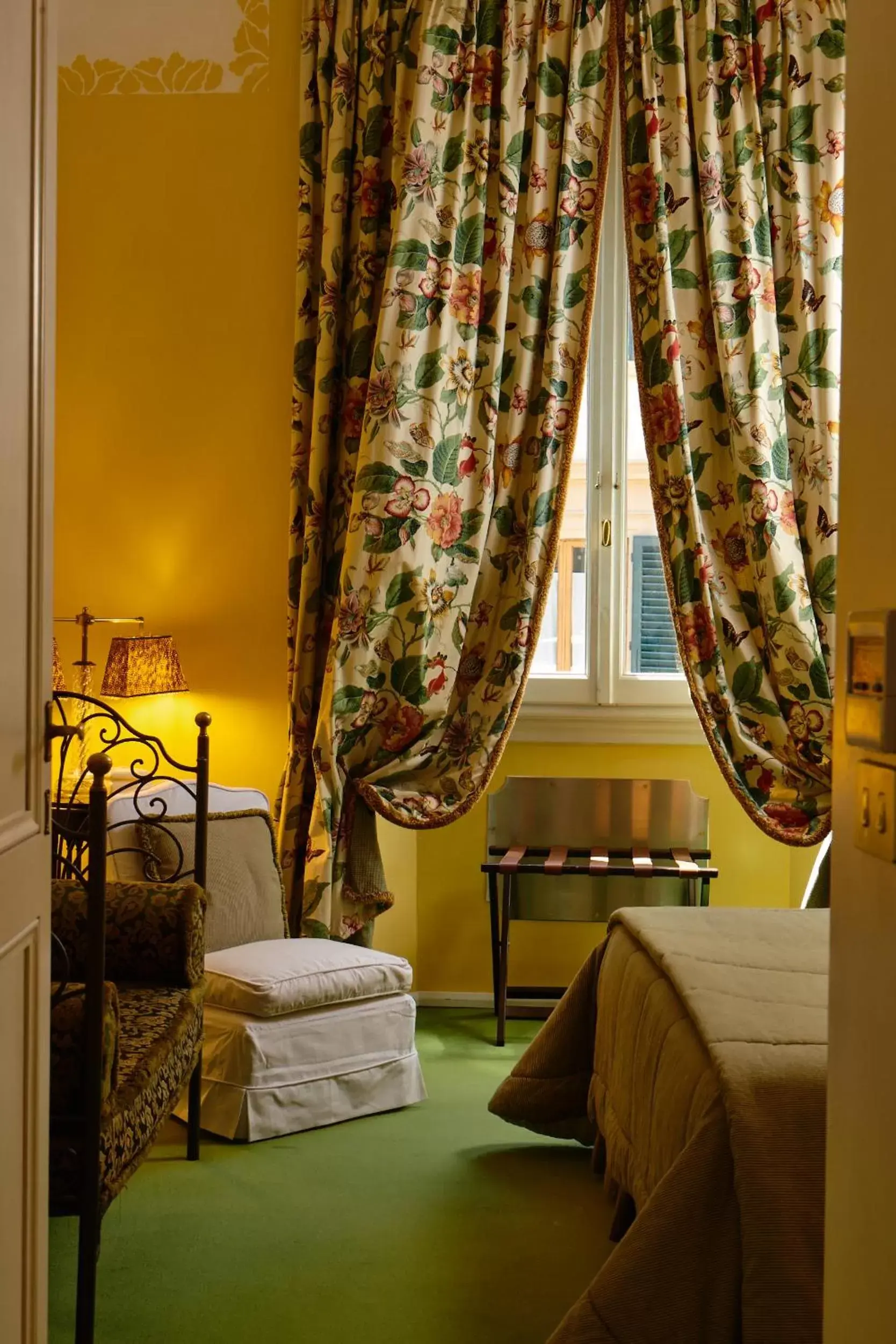 Bed in Casa Howard Firenze - Residenza d'Epoca