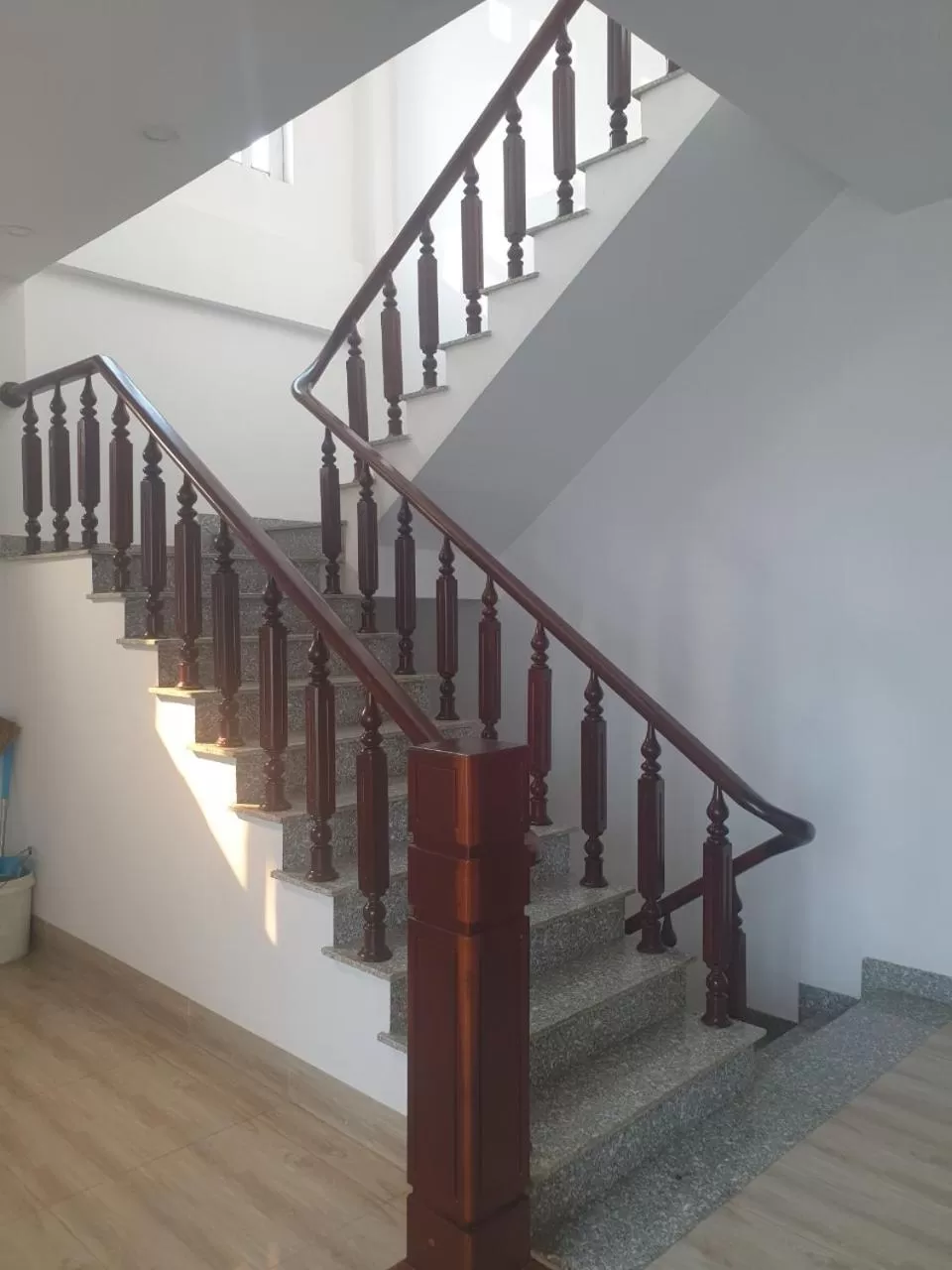 elevator in Kim Ngân Hotel Buôn Ma Thuột