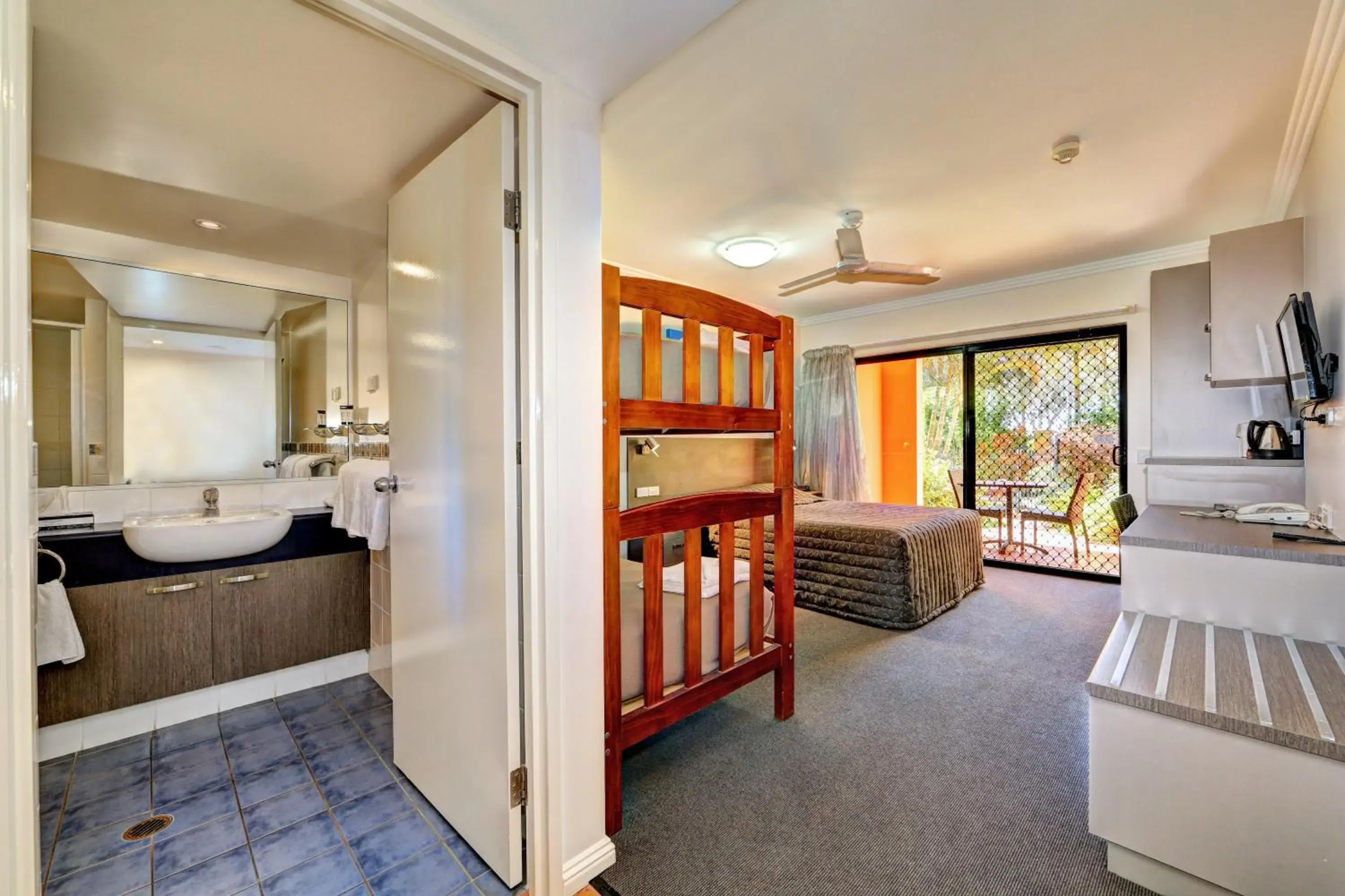 bunk bed in Kacy's Bargara Beach Motel