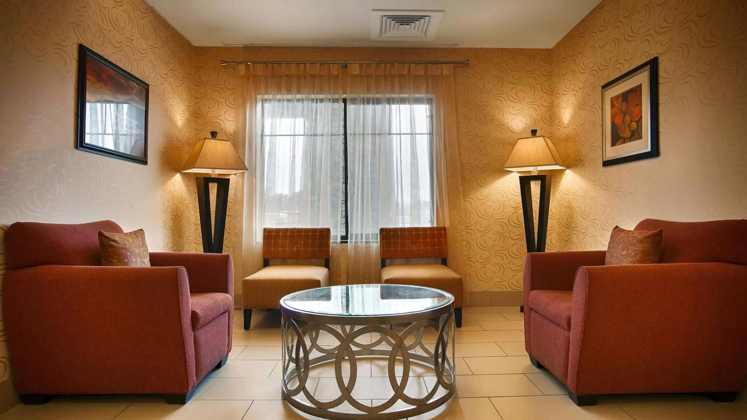 Lobby or reception, Seating Area in Best Western Plus DeSoto Inn & Suites