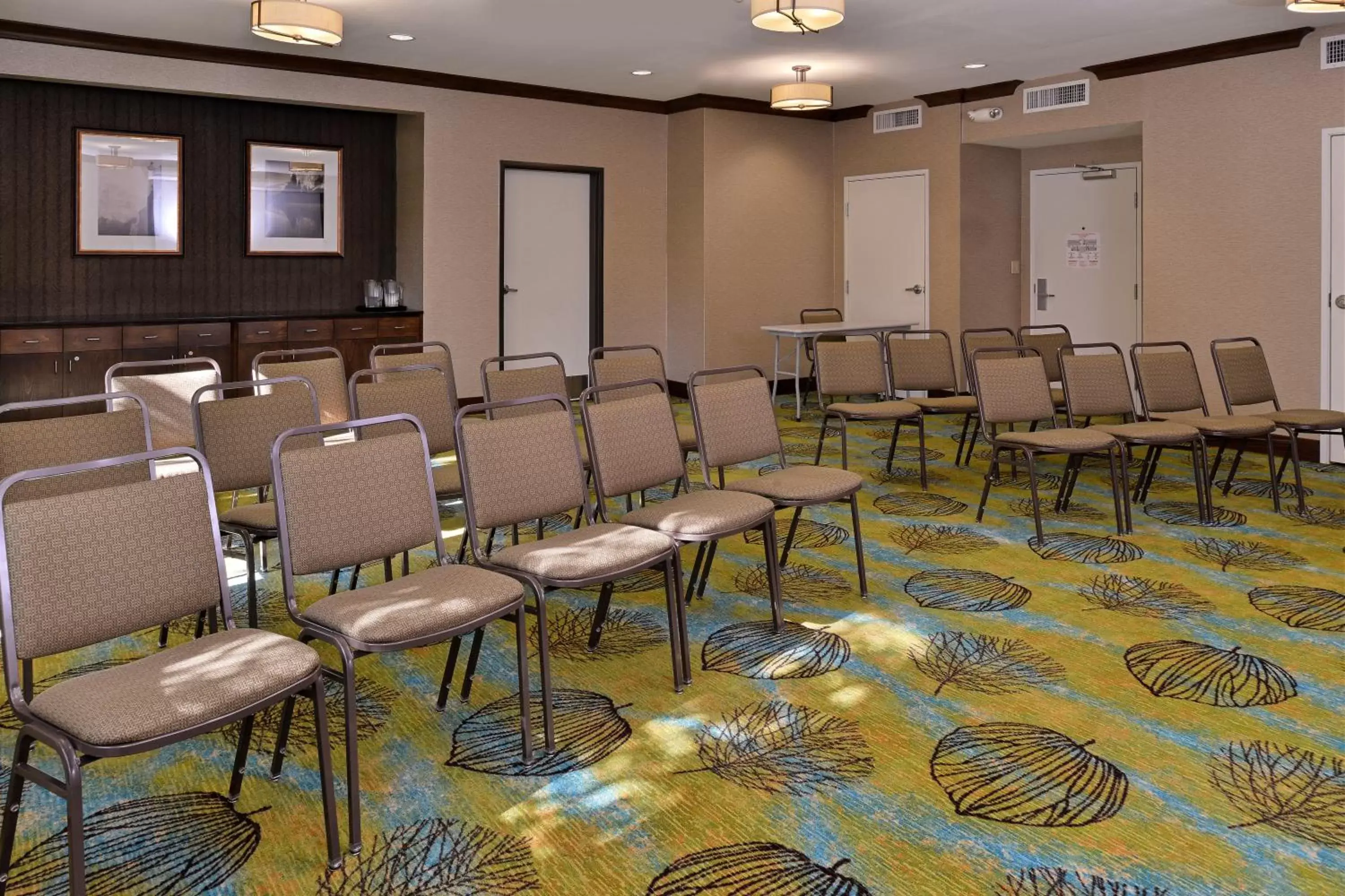 Meeting/conference room in Holiday Inn Express Fresno River Park Highway 41, an IHG Hotel