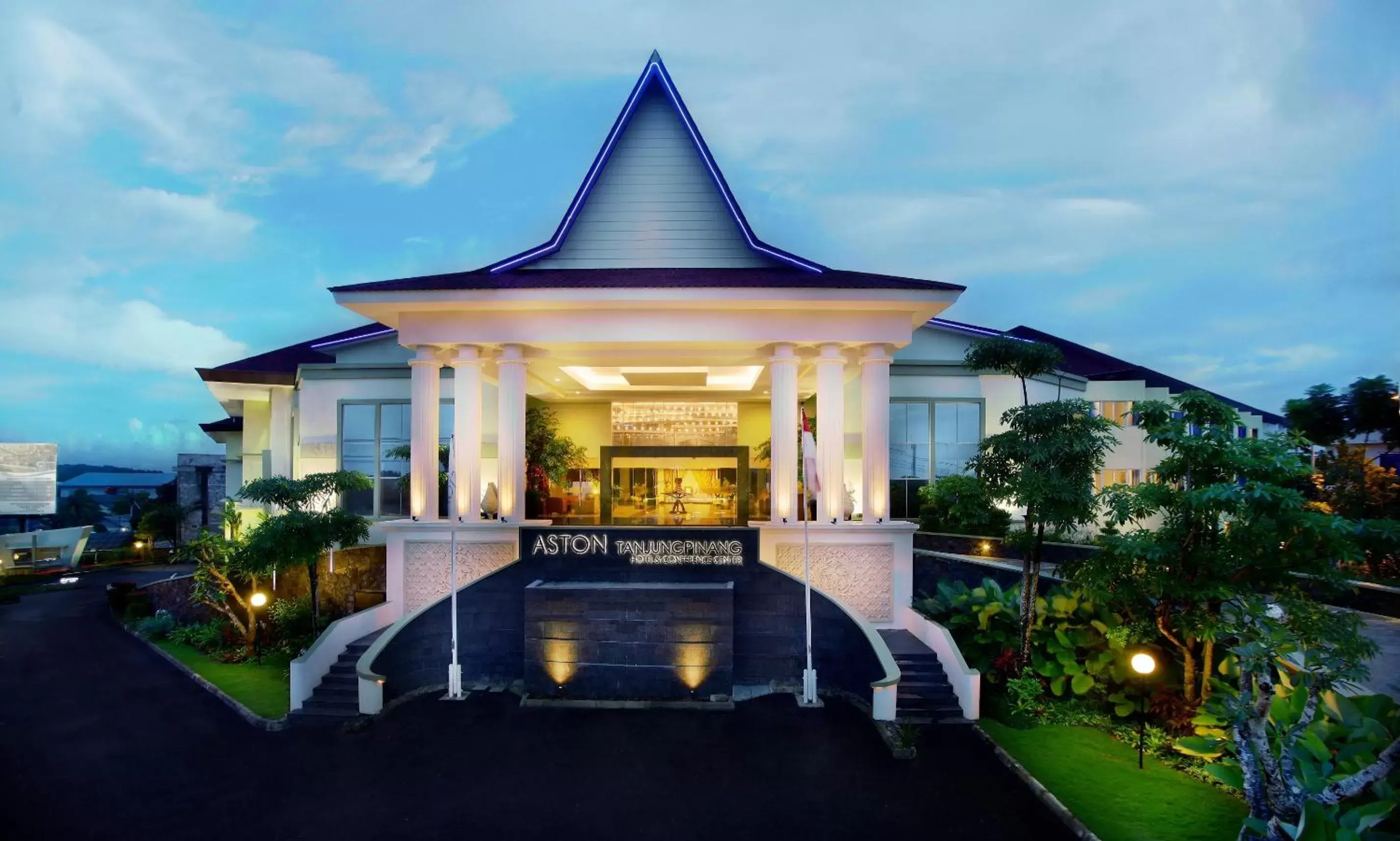 Facade/entrance in ASTON Tanjung Pinang Hotel & Conference Center