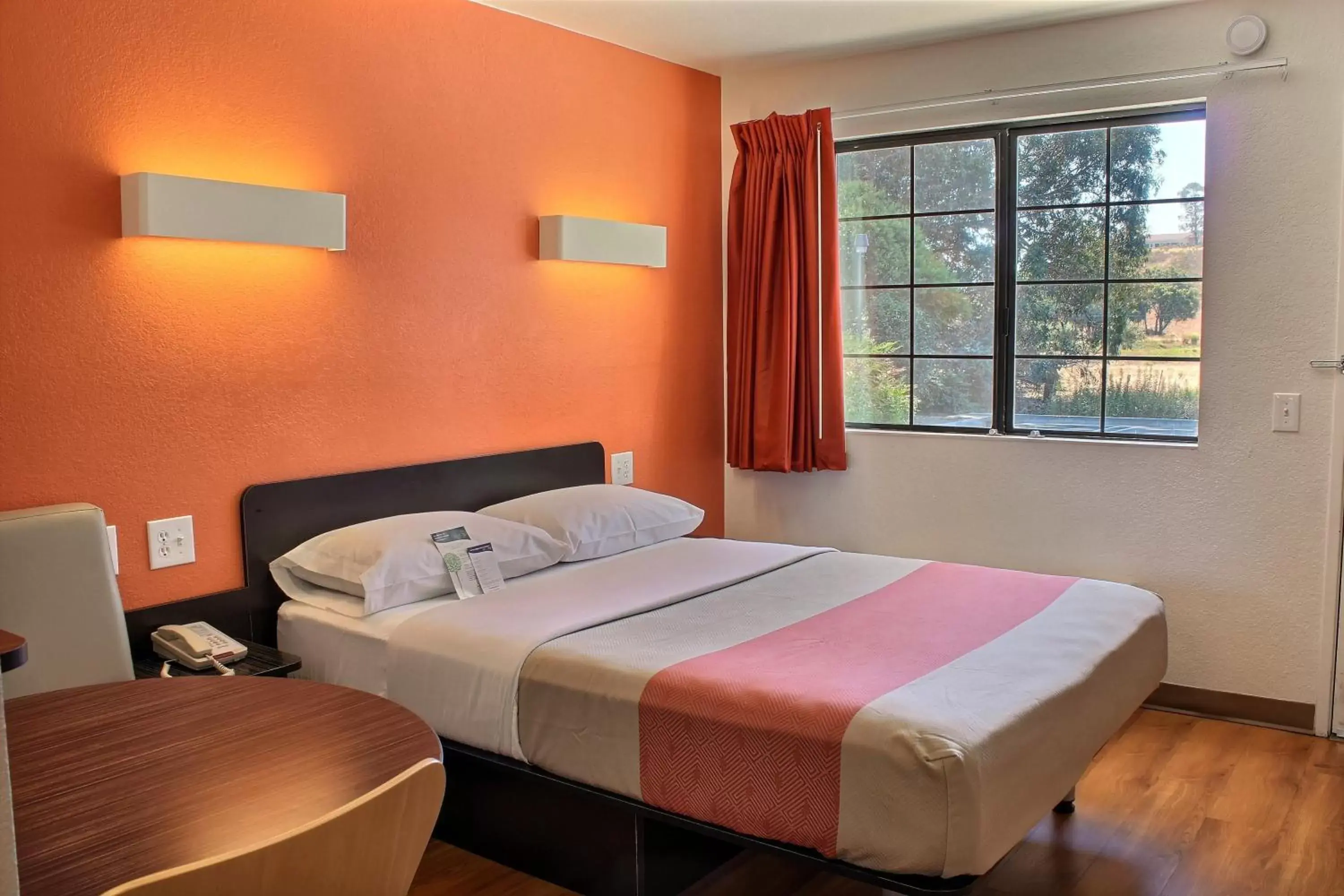 Bedroom, Bed in Motel 6-San Luis Obispo, CA - South