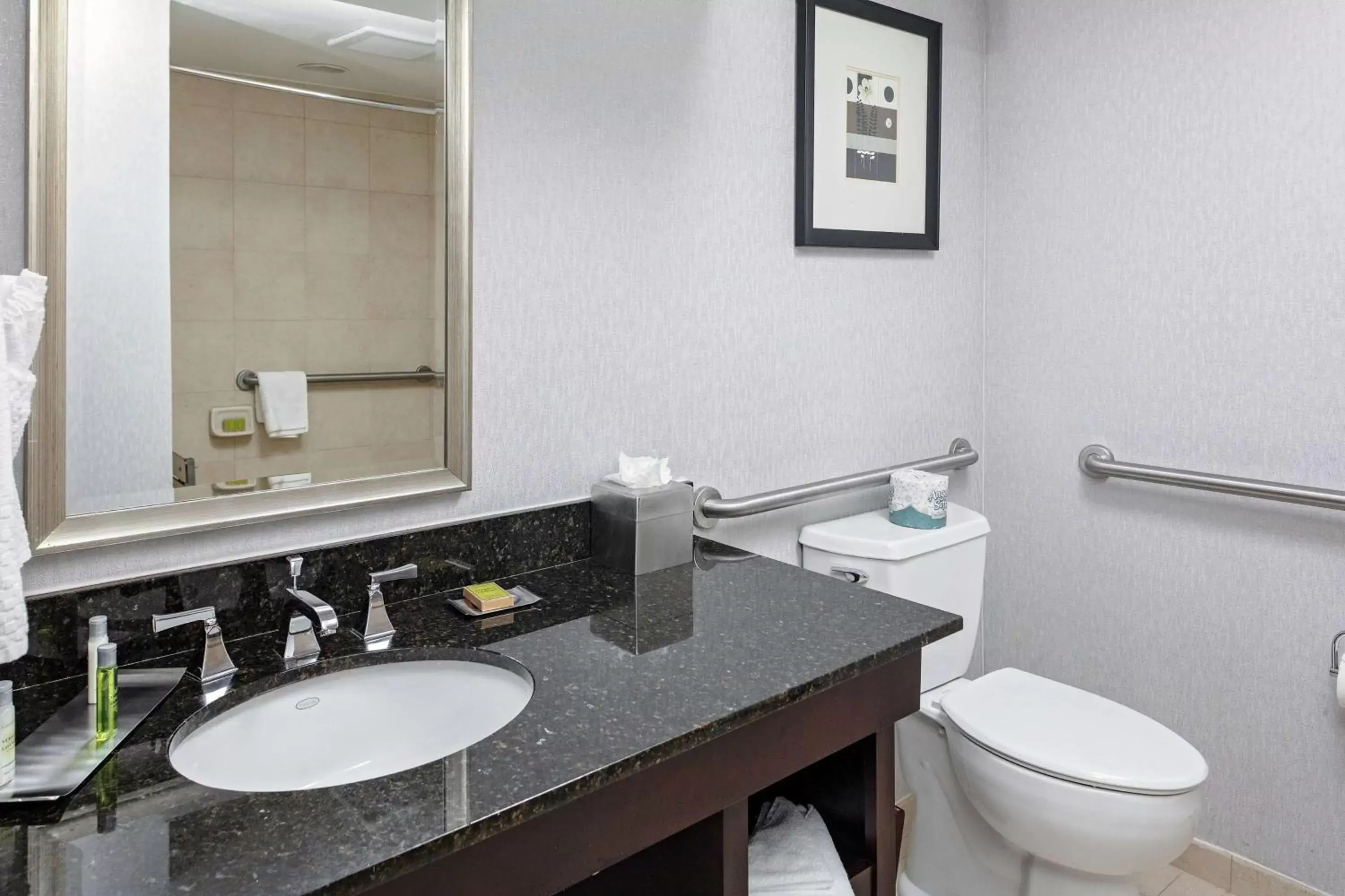 Bathroom in DoubleTree by Hilton Hotel & Executive Meeting Center Omaha-Downtown