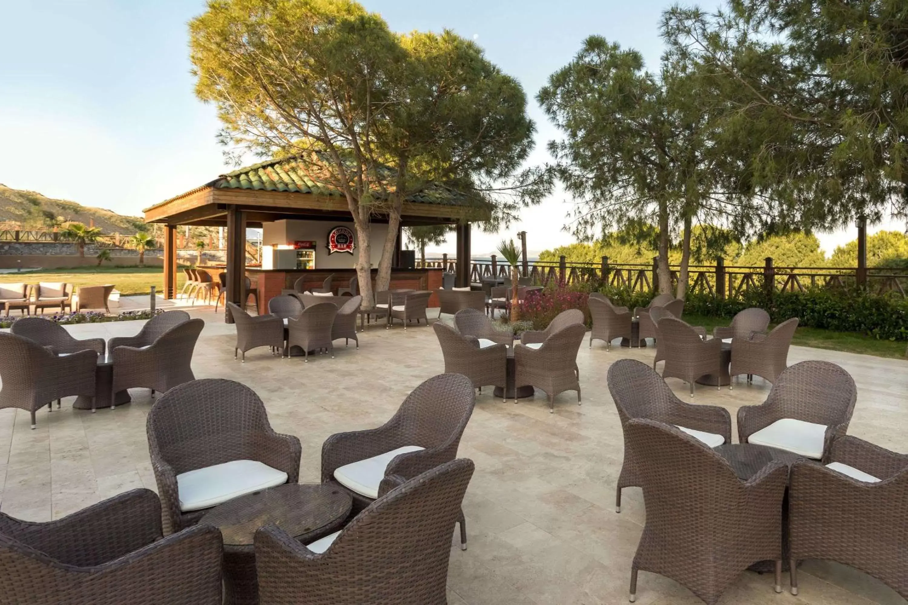 Lounge or bar, Restaurant/Places to Eat in Ramada Resort Kusadasi & Golf